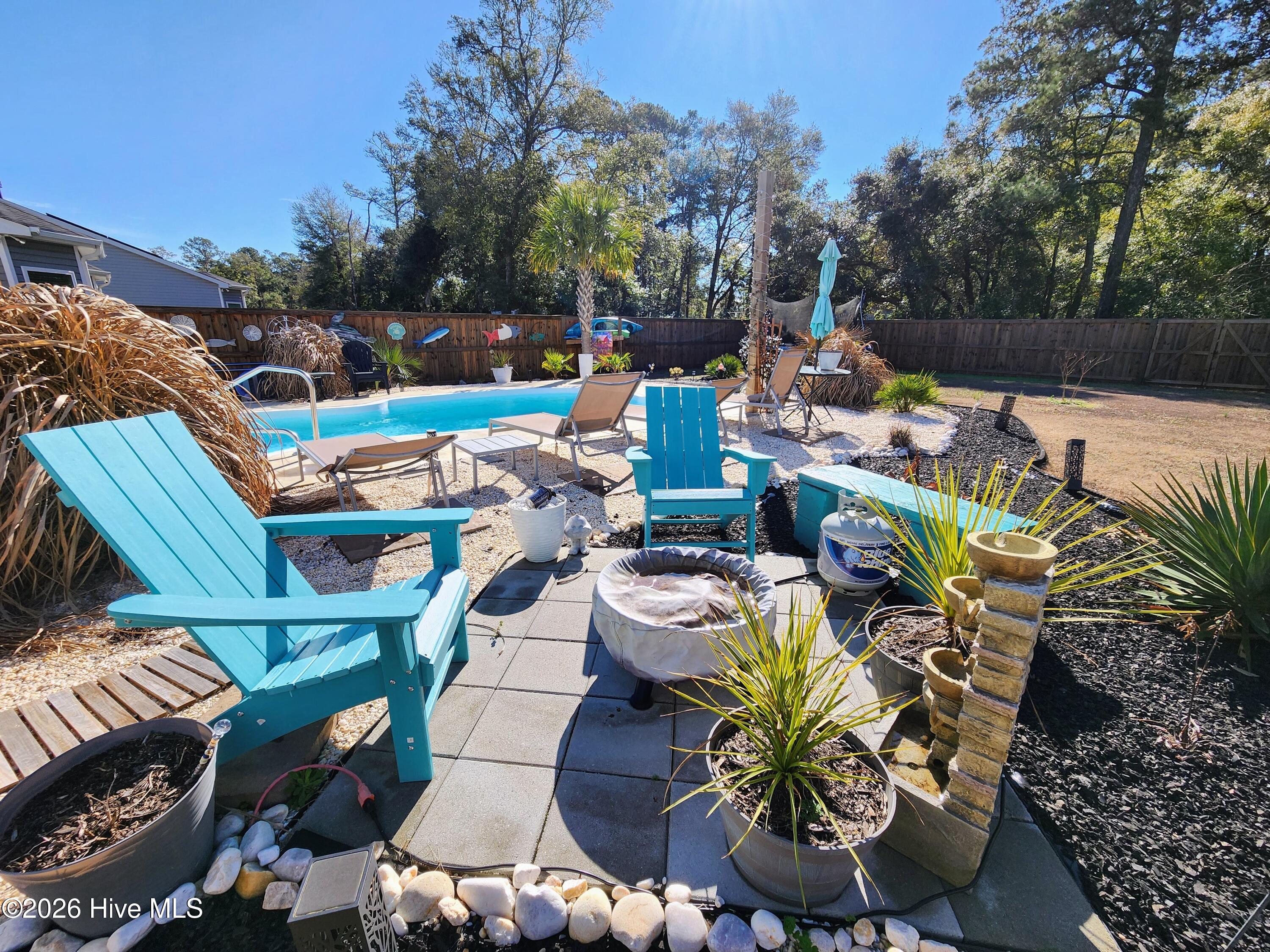 100549443 | Photo 51