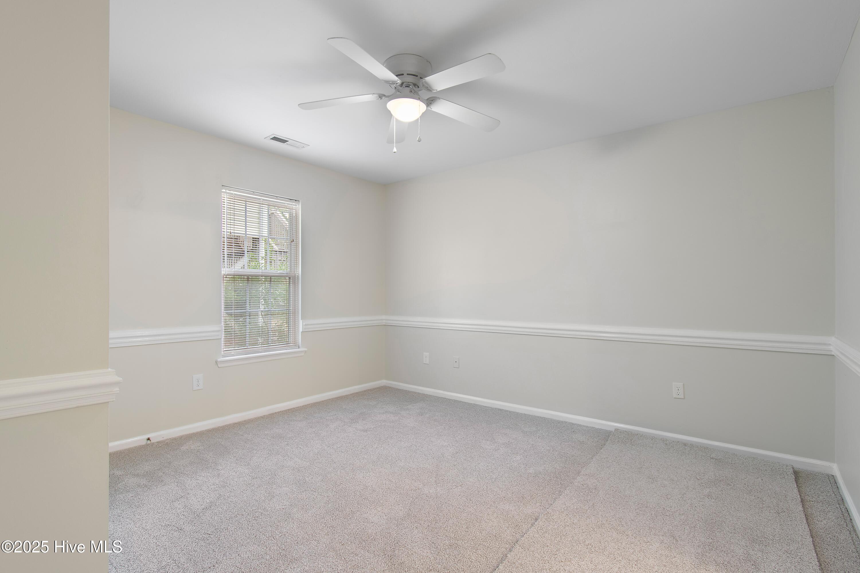 100532715 | Photo 16