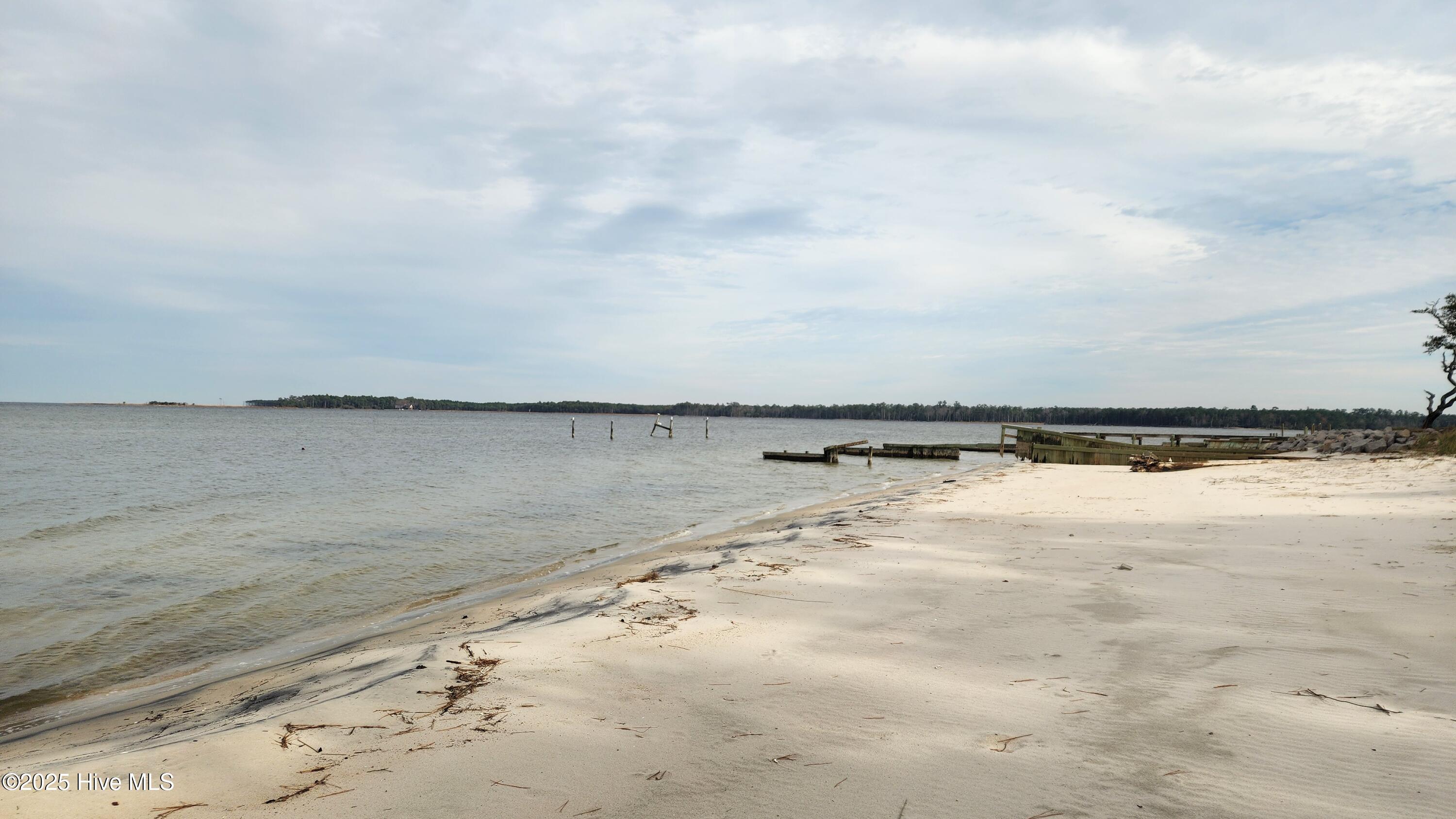 187 Pamlico Parkway, Beaufort, NC, 28516