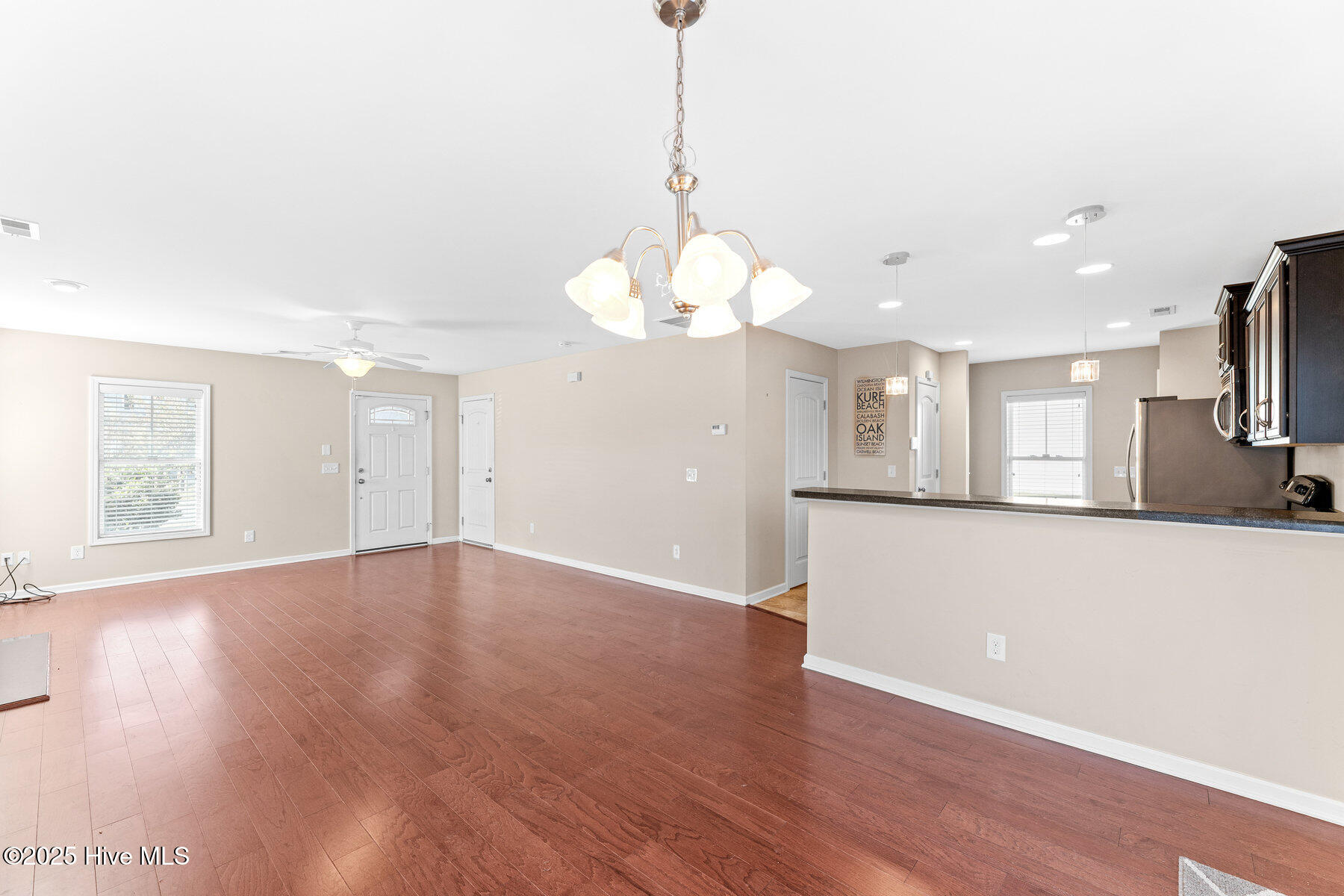 100538426 | Photo 12