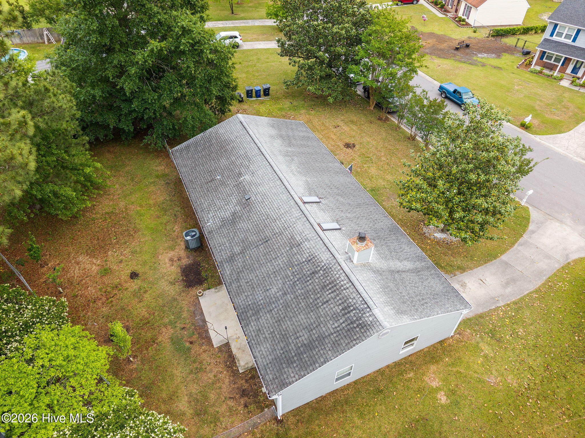 100570195 | Photo 35