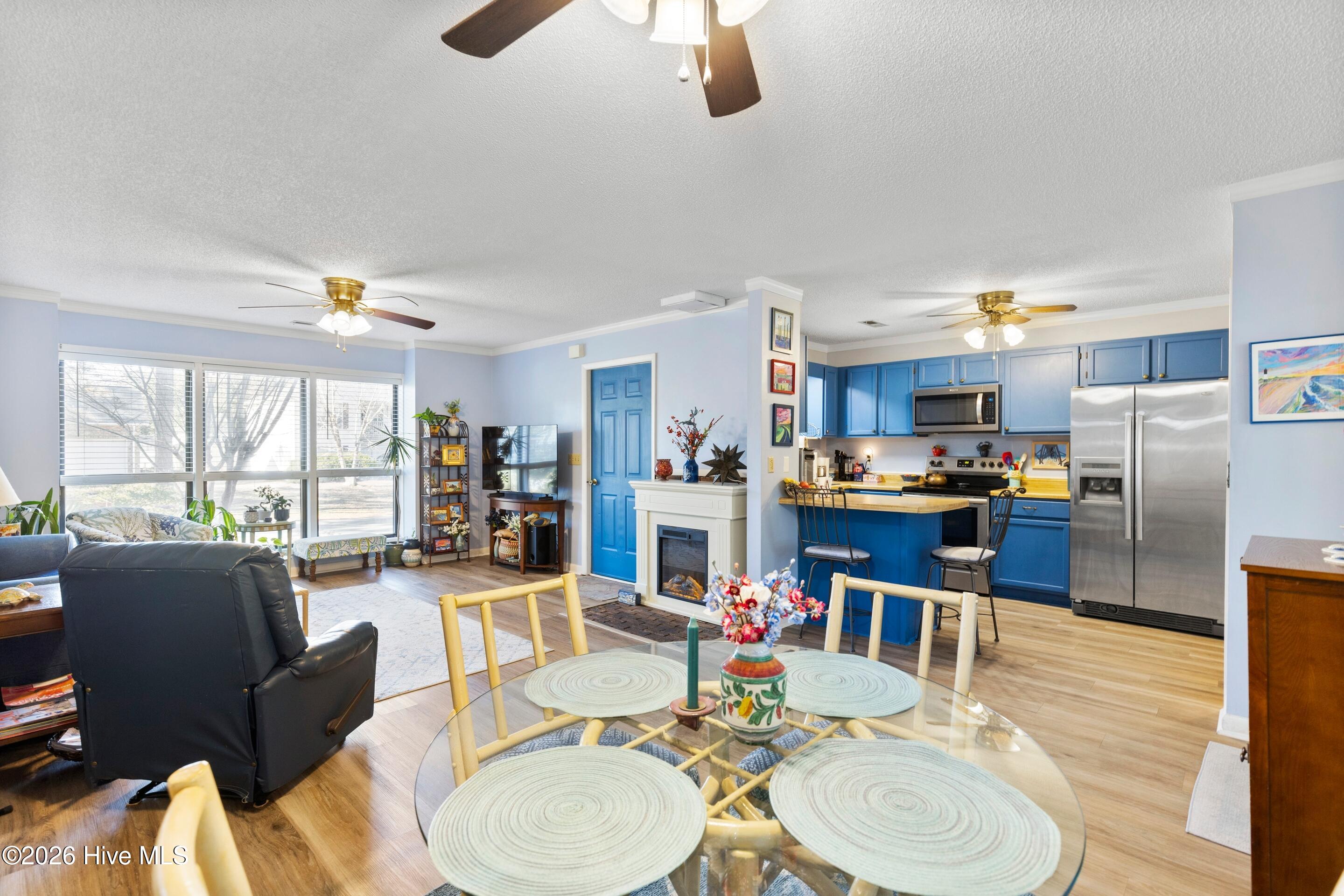 100550248 | Photo 24