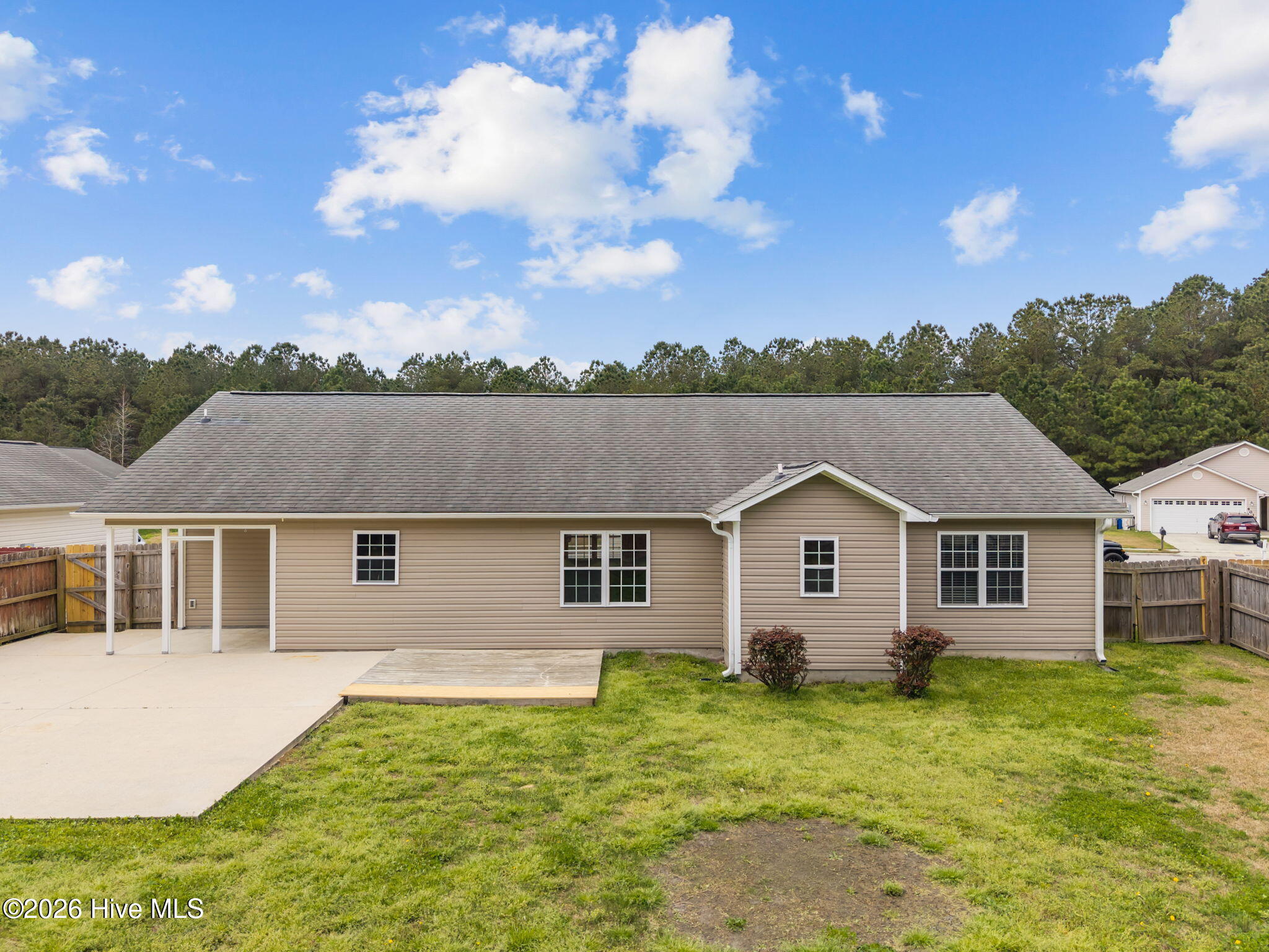 100561505 | Photo 32