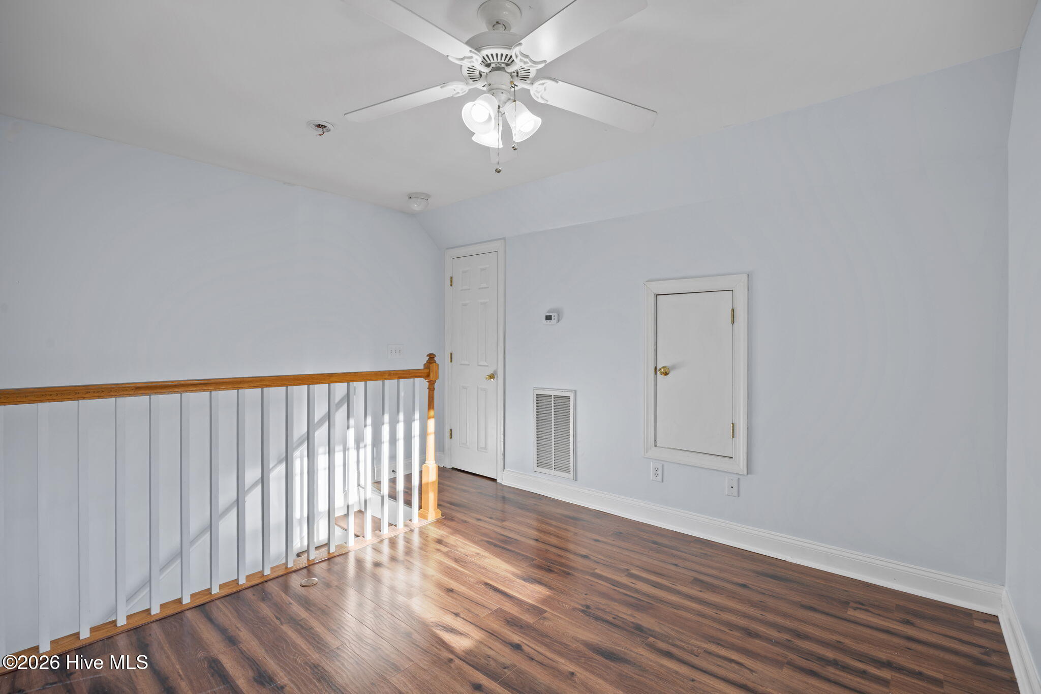 100564597 | Photo 38