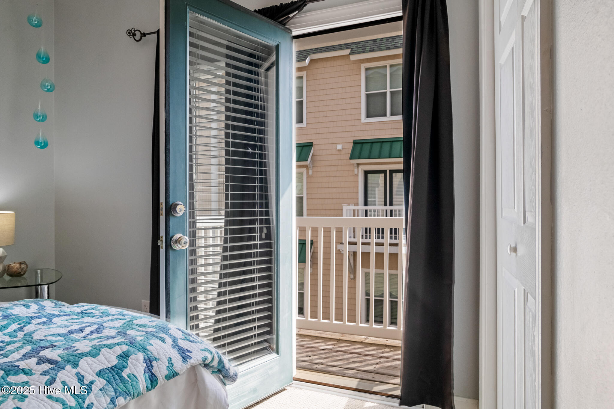 100492217 | Photo 34