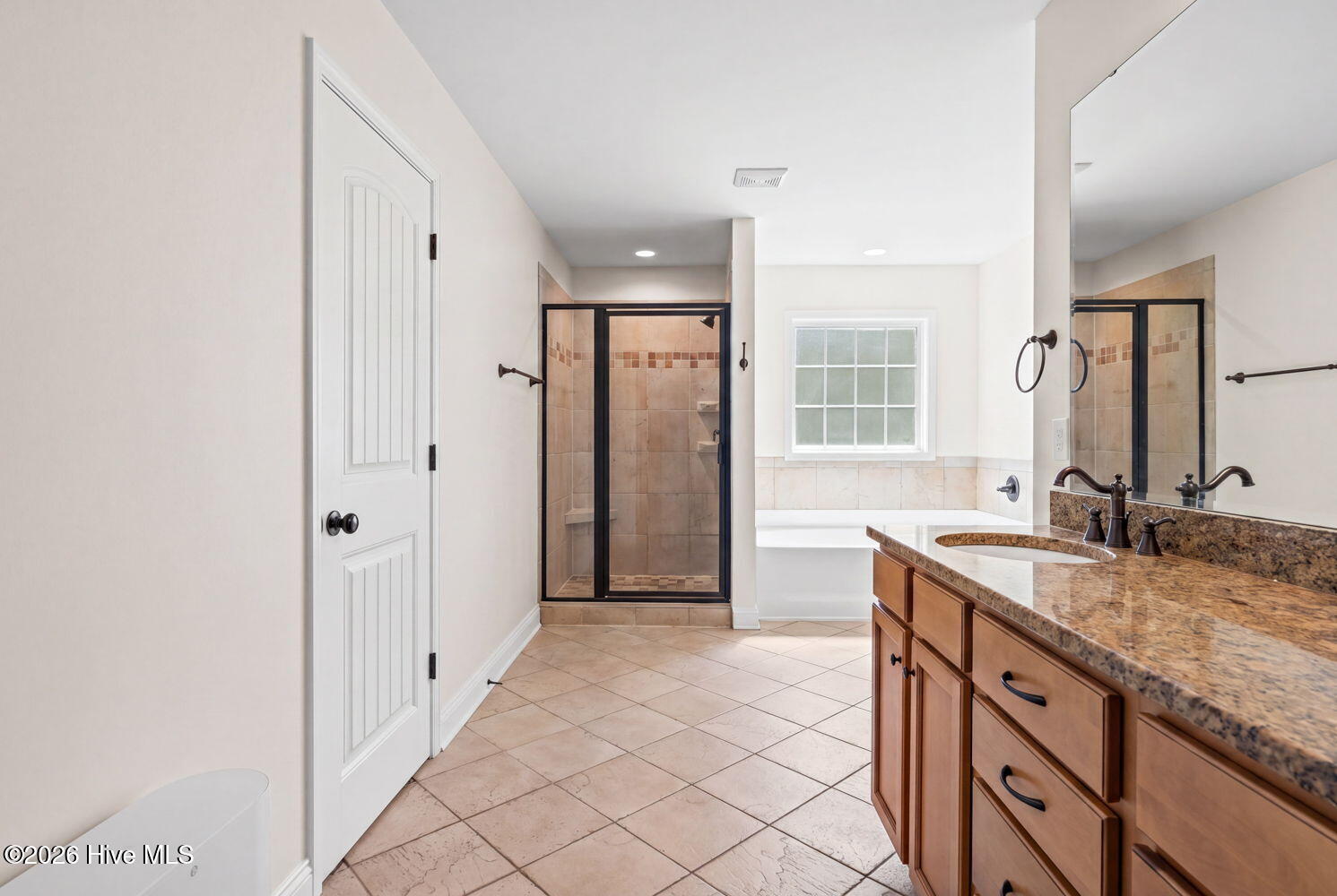 100566892 | Photo 34