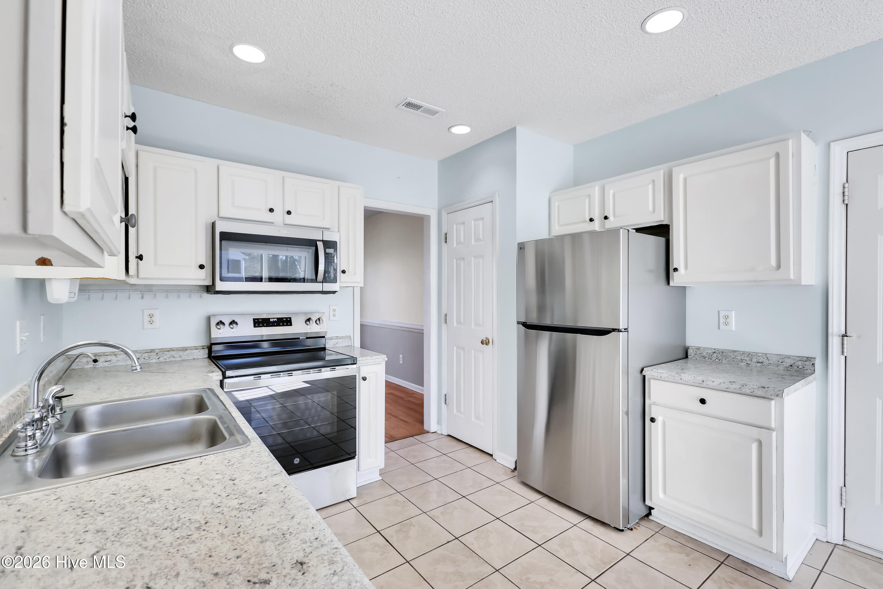 100550407 | Photo 14