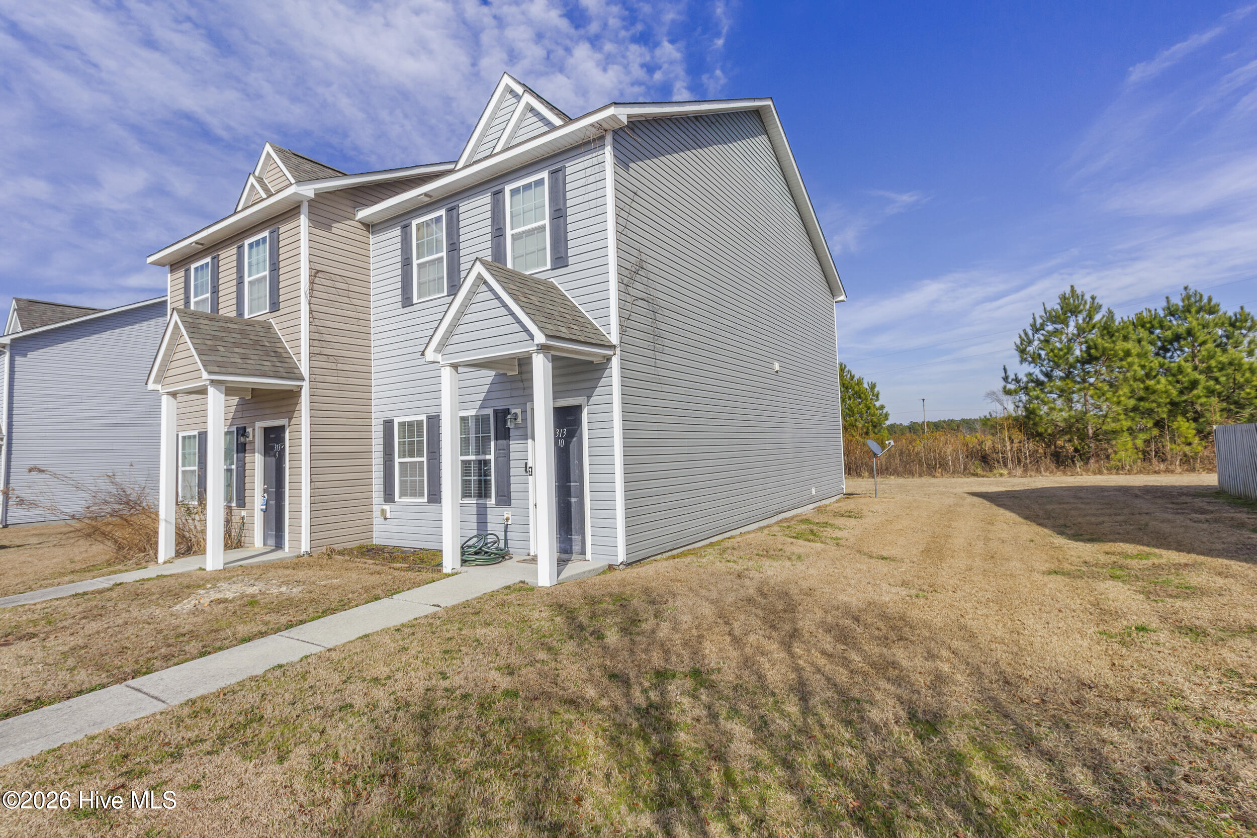 100557945 | Photo 23