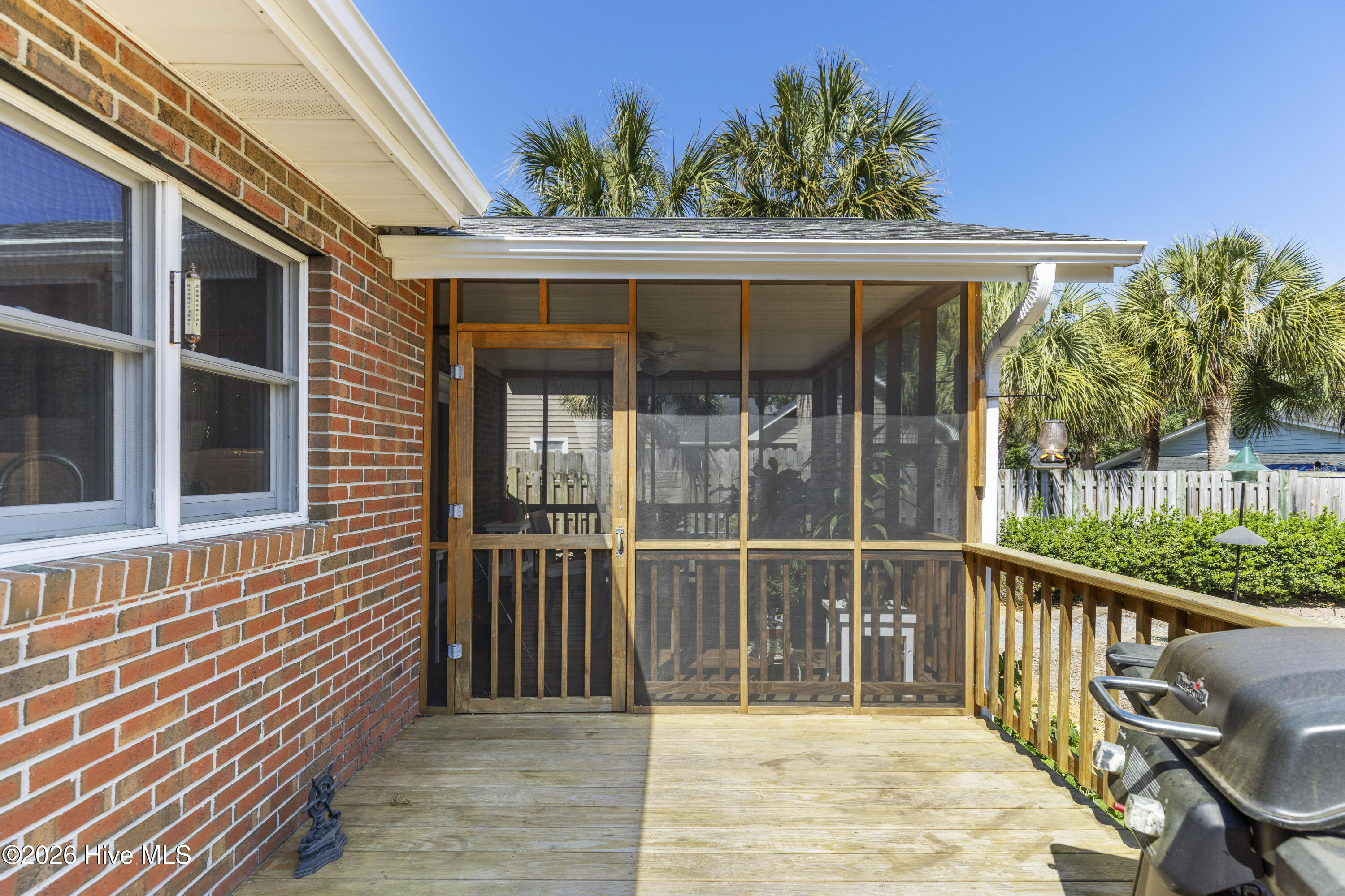 100569579 | Photo 14