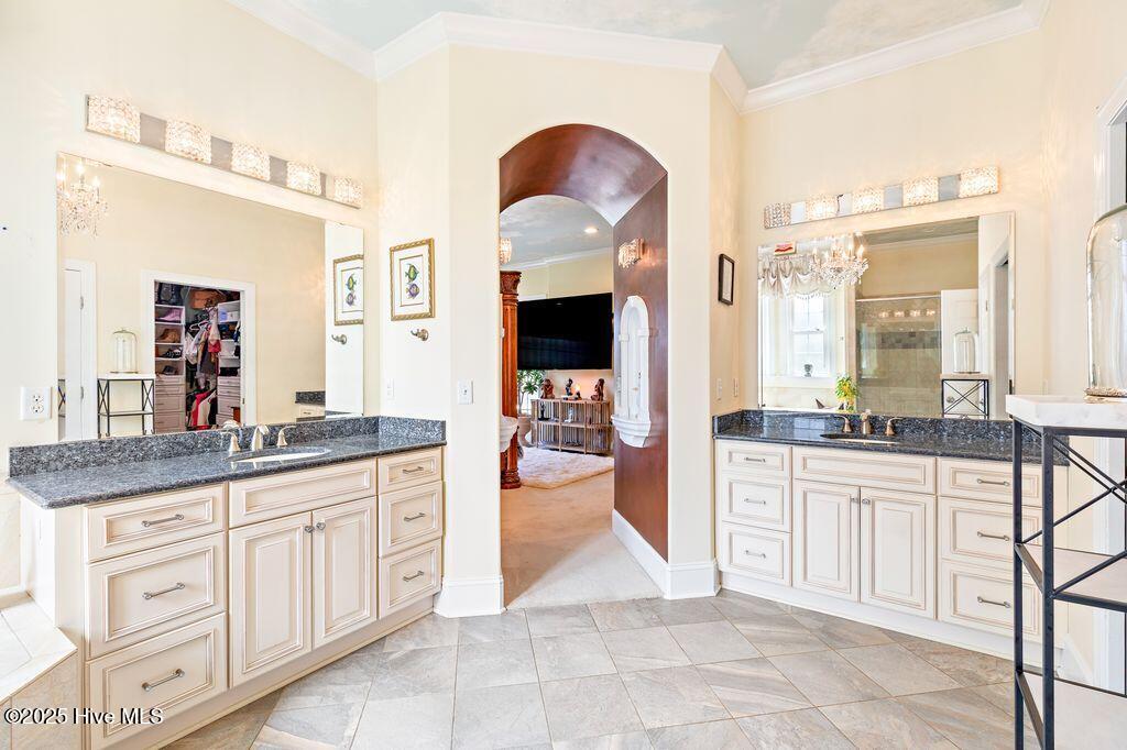 100547367 | Photo 26