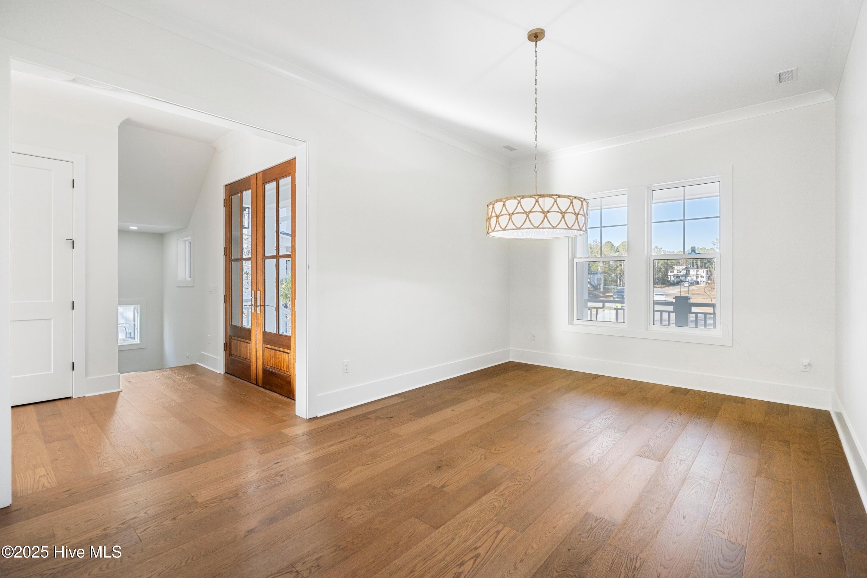 100545730 | Photo 20