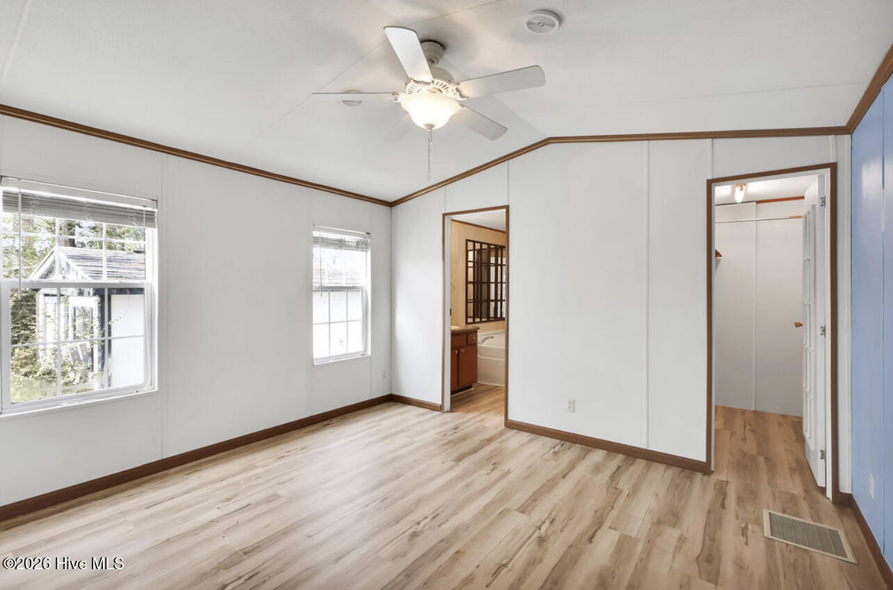 100552632 | Photo 18