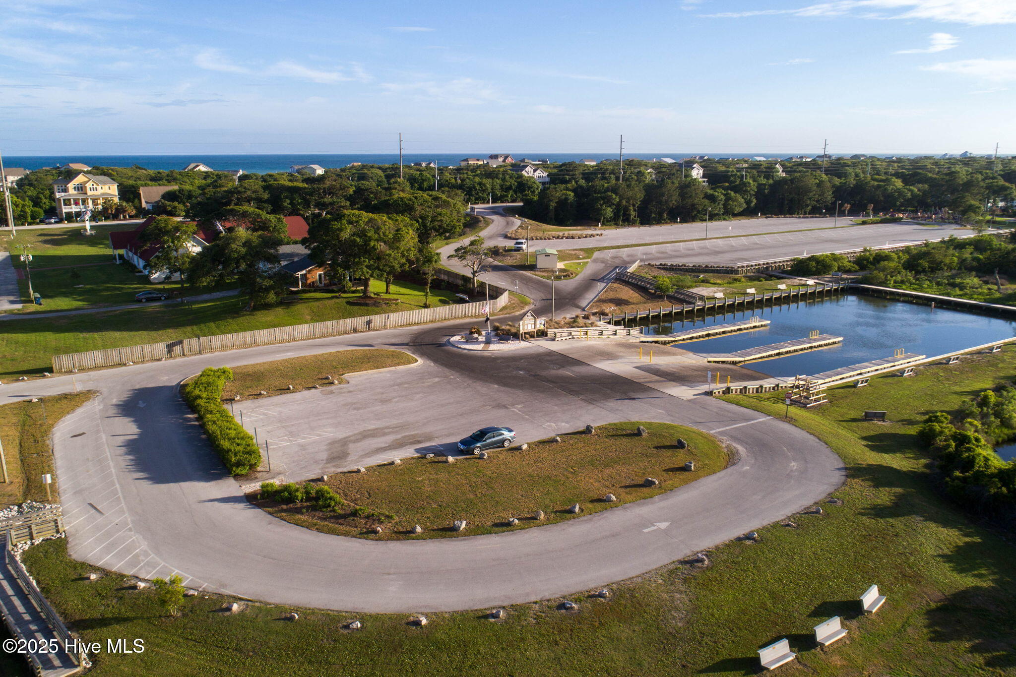 100535776 | Photo 60