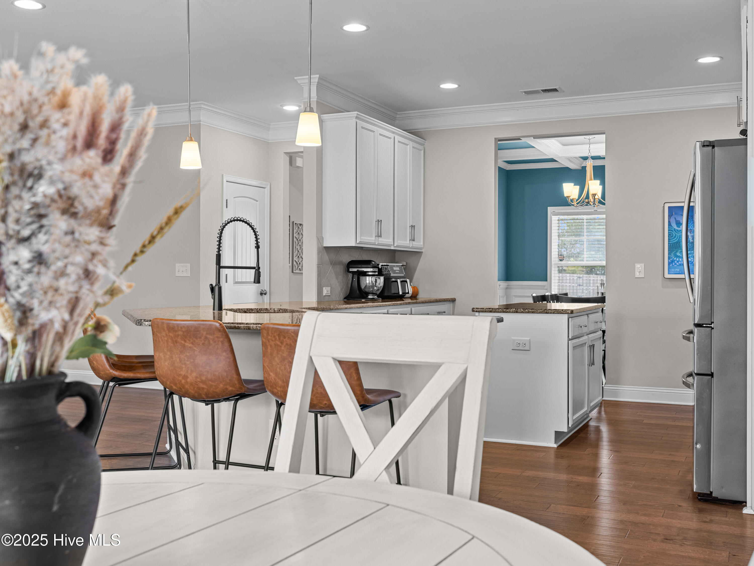 100535765 | Photo 25