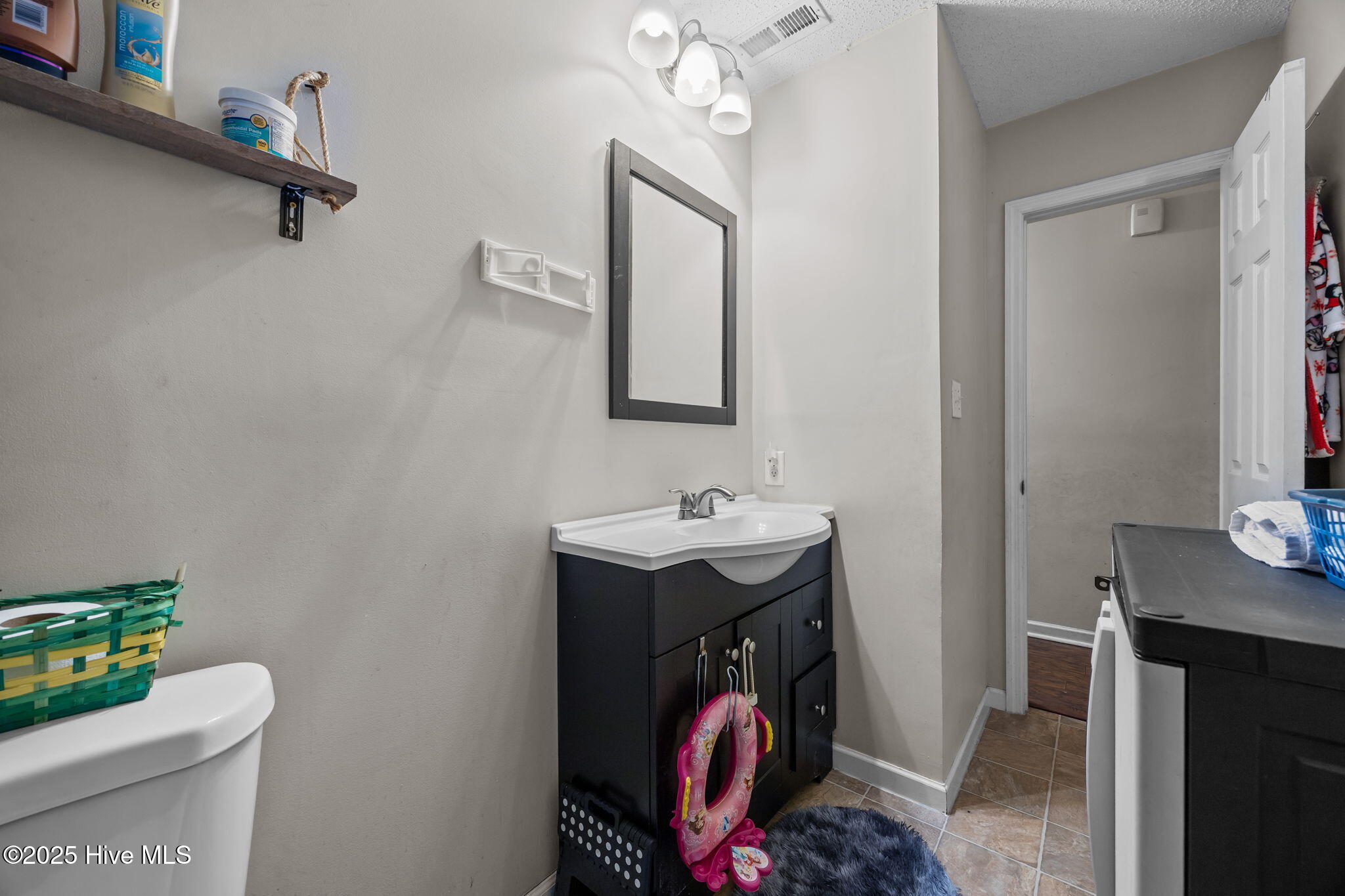 100545401 | Photo 23