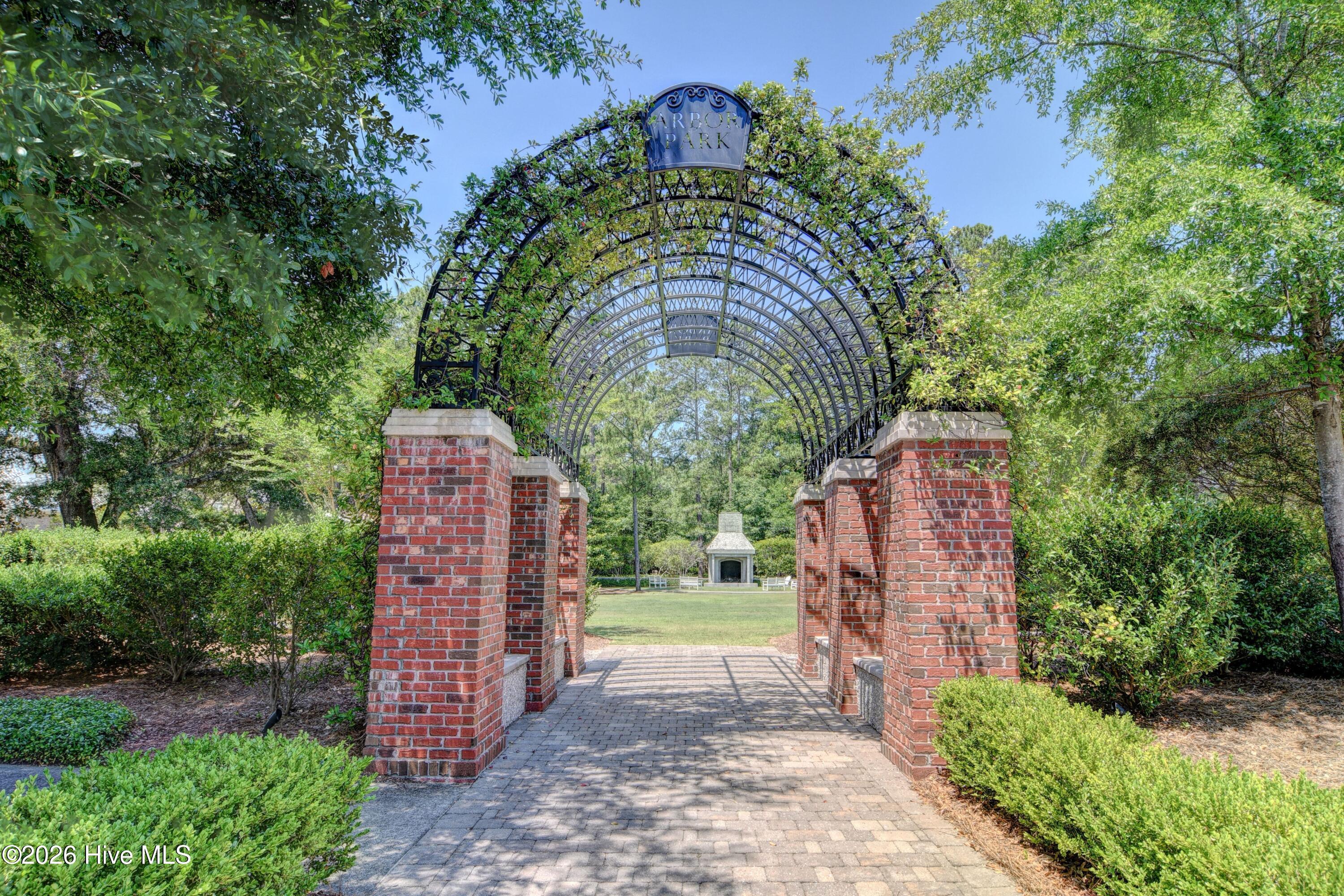 100549123 | Photo 48