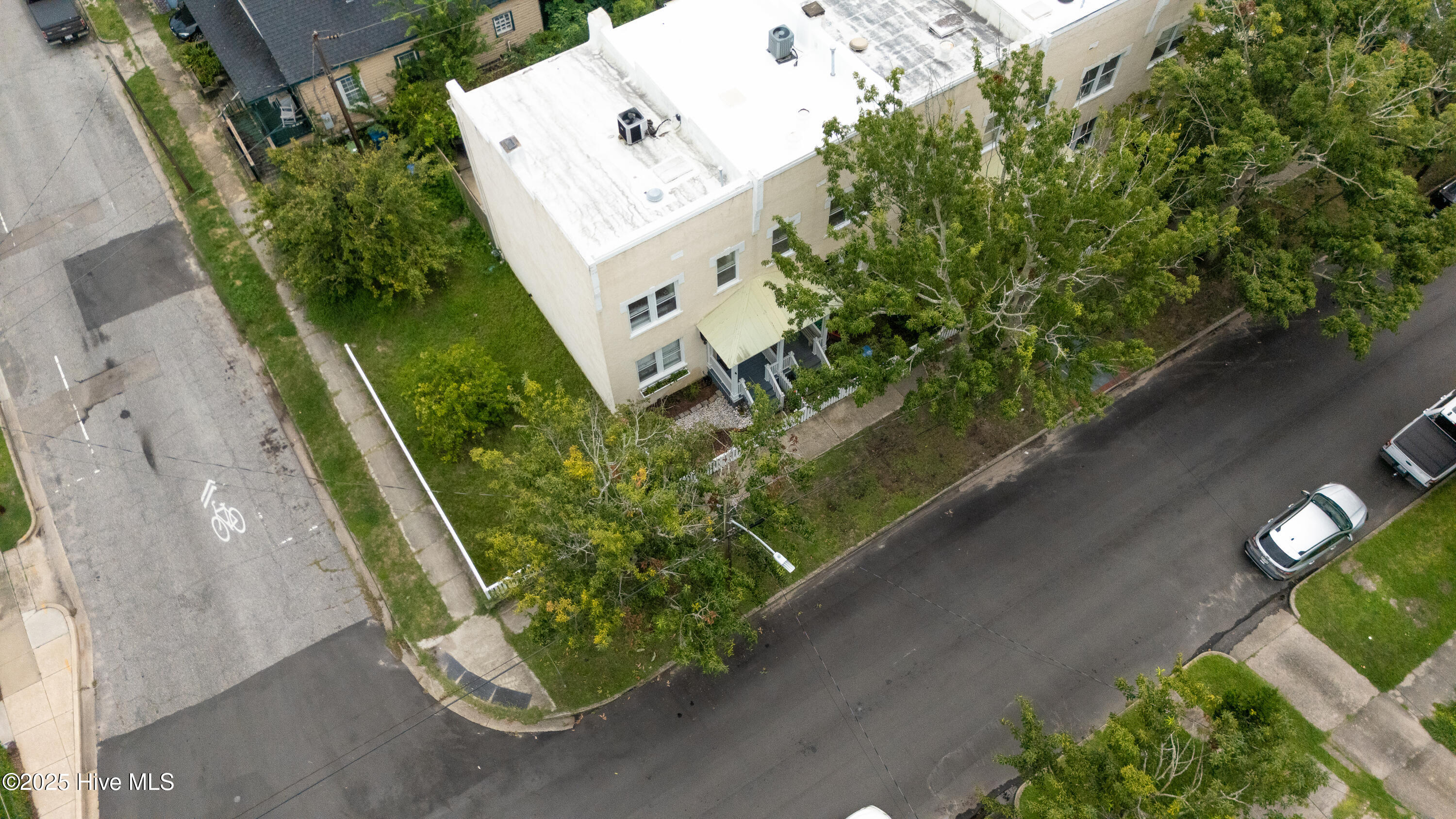 230 McRae St - Corner Lot