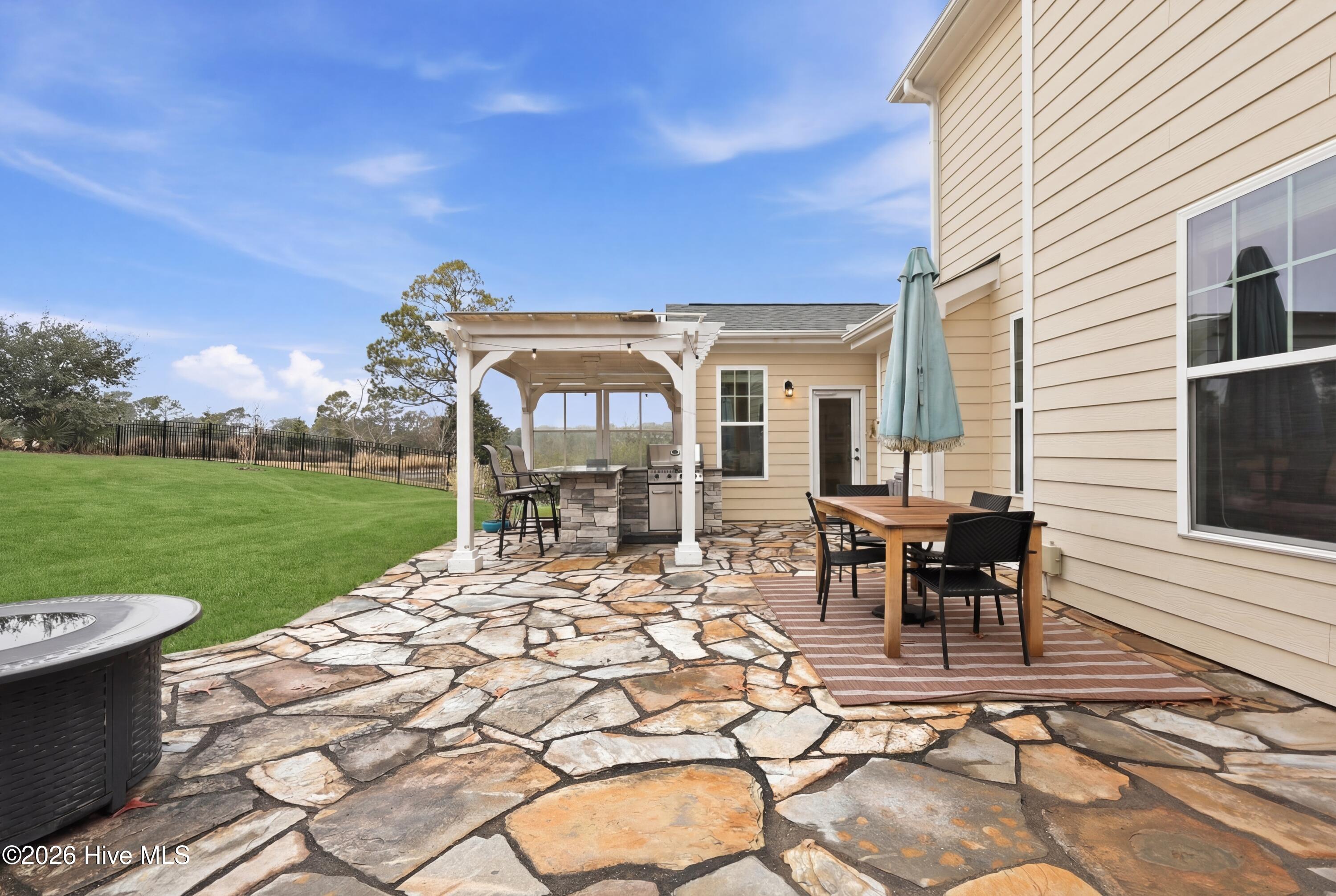 100553163 | Photo 42