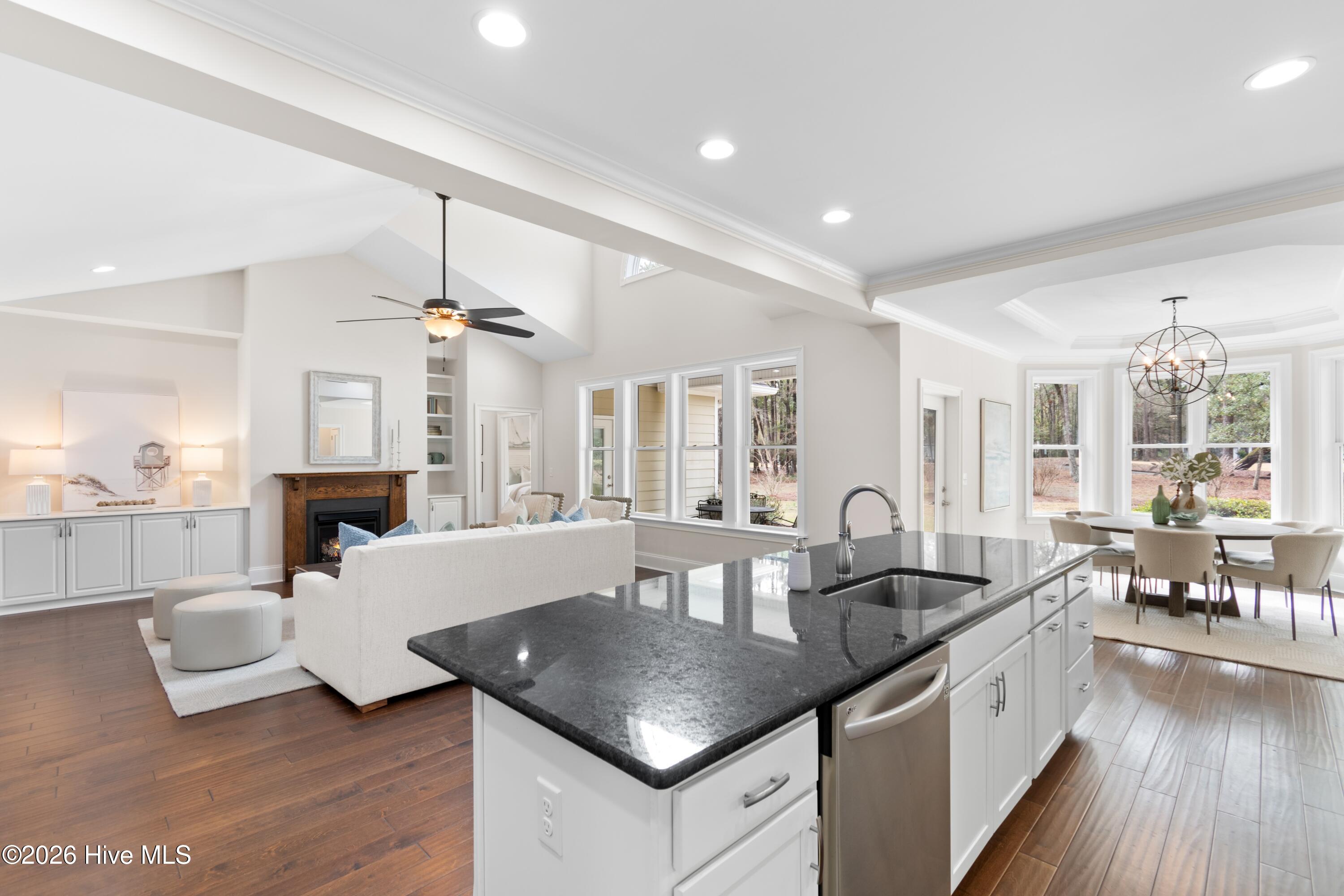 100556573 | Photo 13