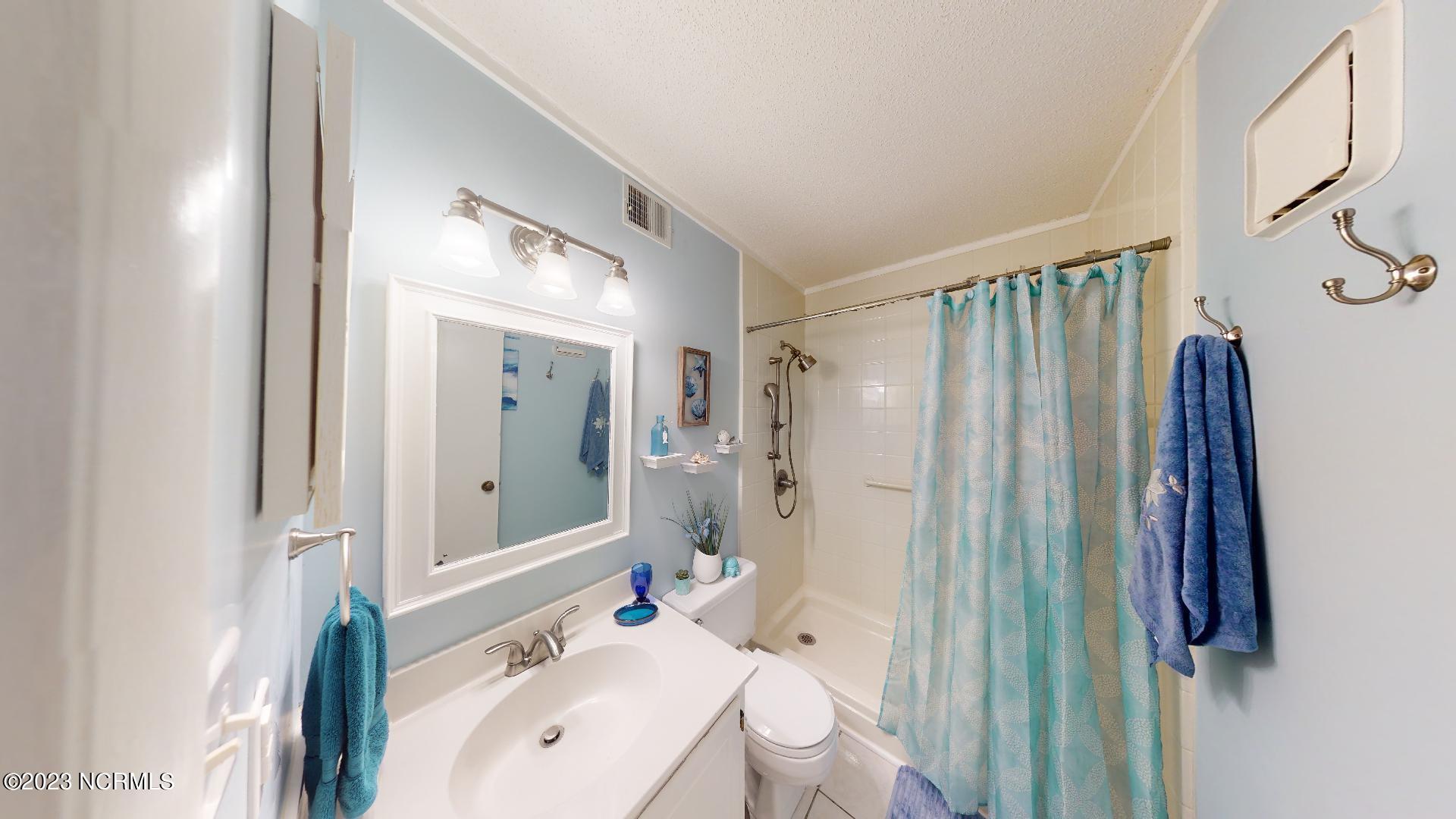 100527263 | Photo 19