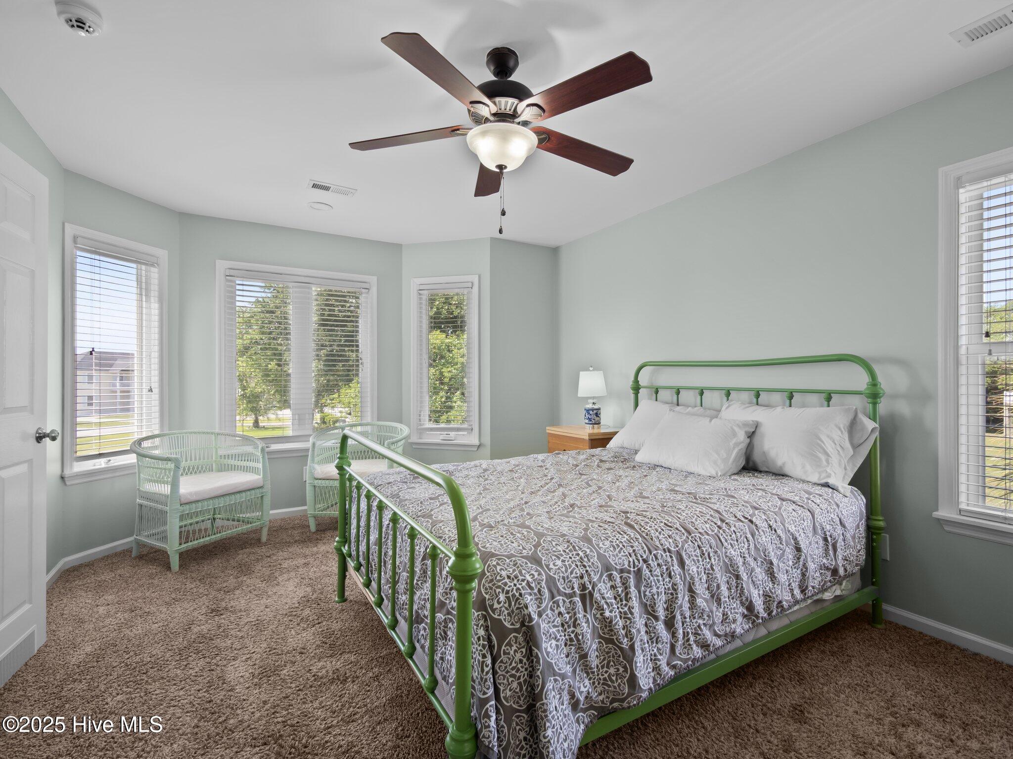 100509024 | Photo 12