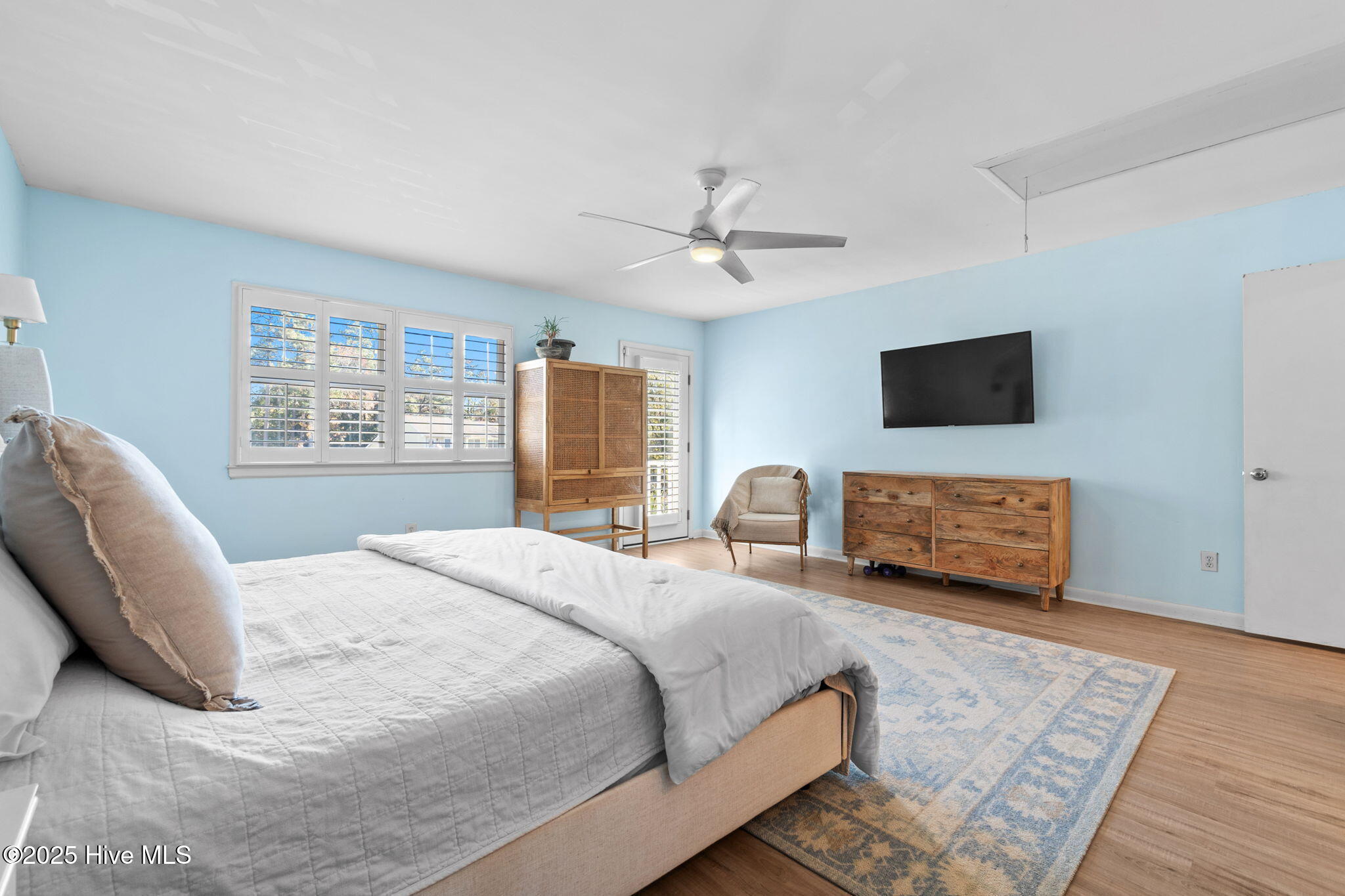 100547956 | Photo 21