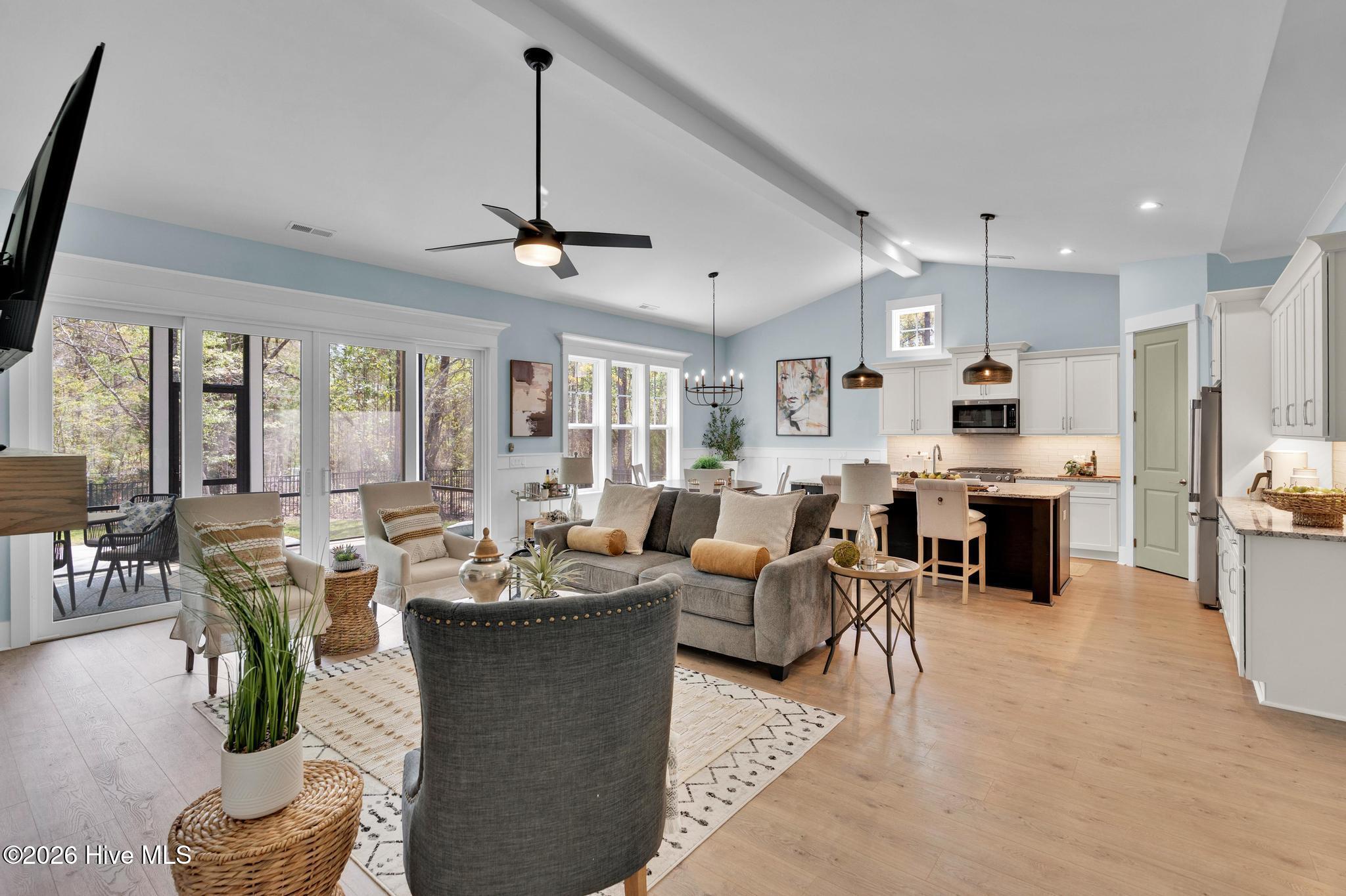 100564627 | Photo 21