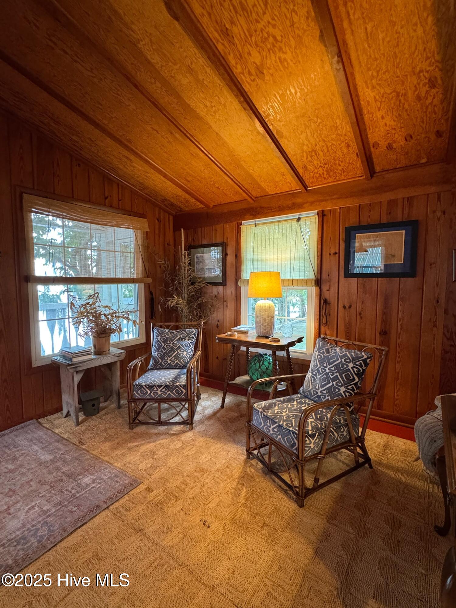 100543685 | Photo 21