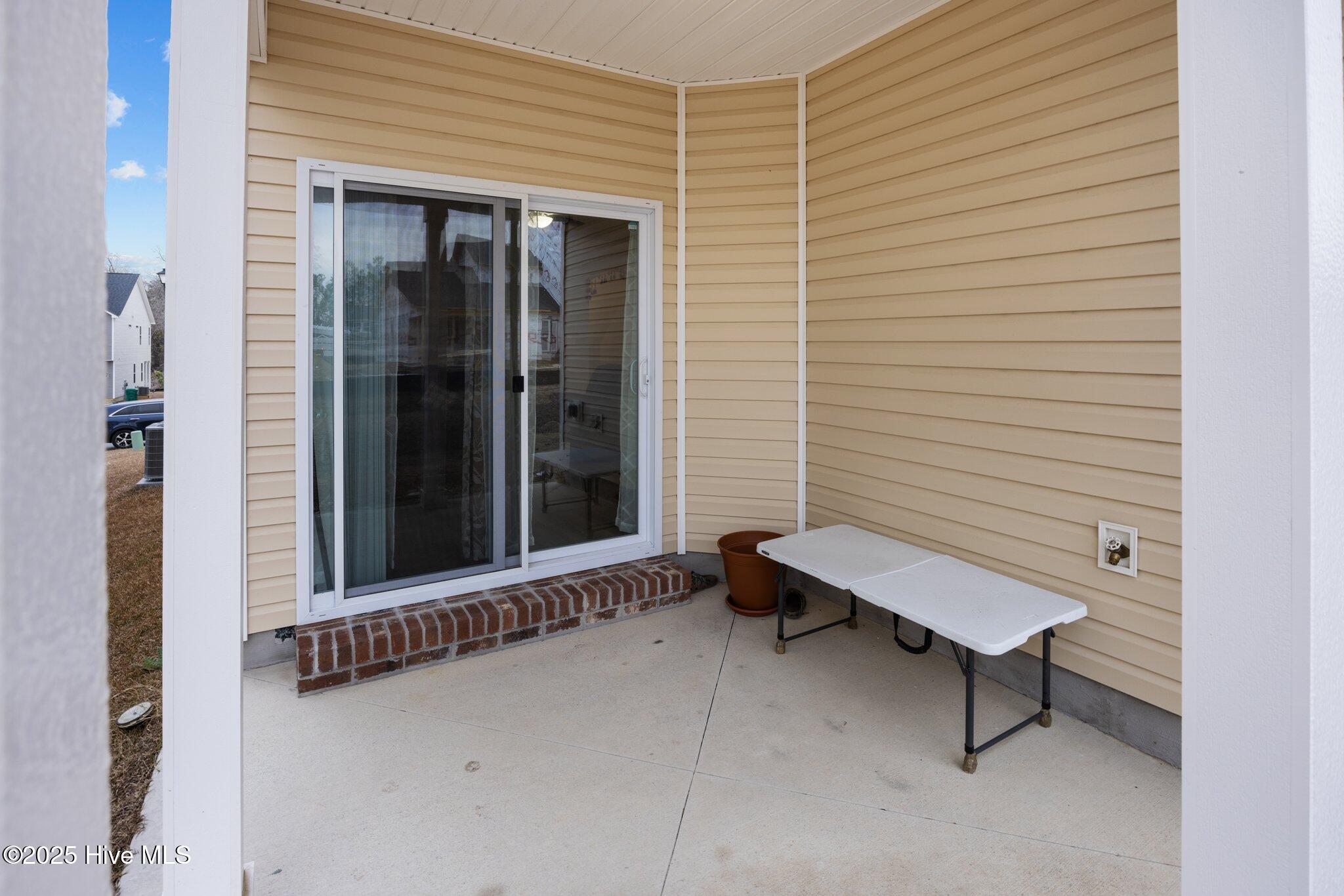 100557164 | Photo 20