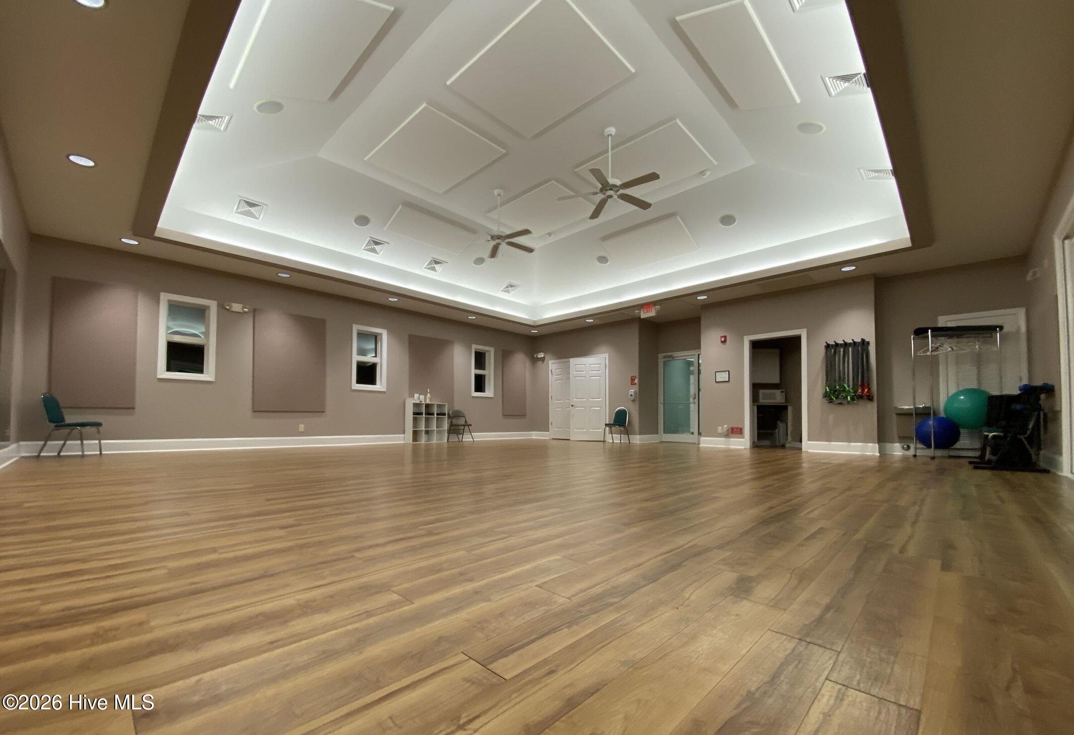 100561923 | Photo 62