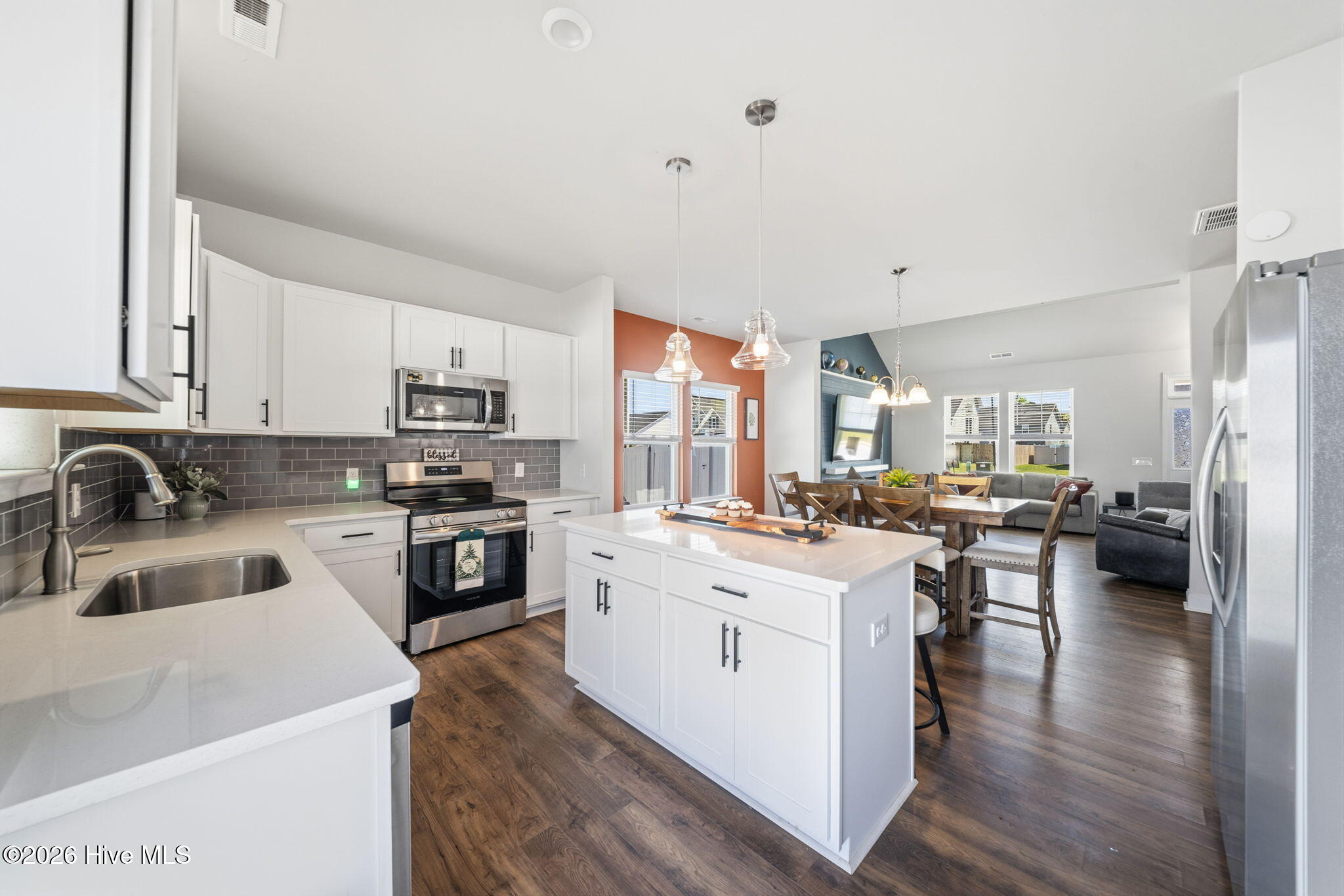 100566000 | Photo 17