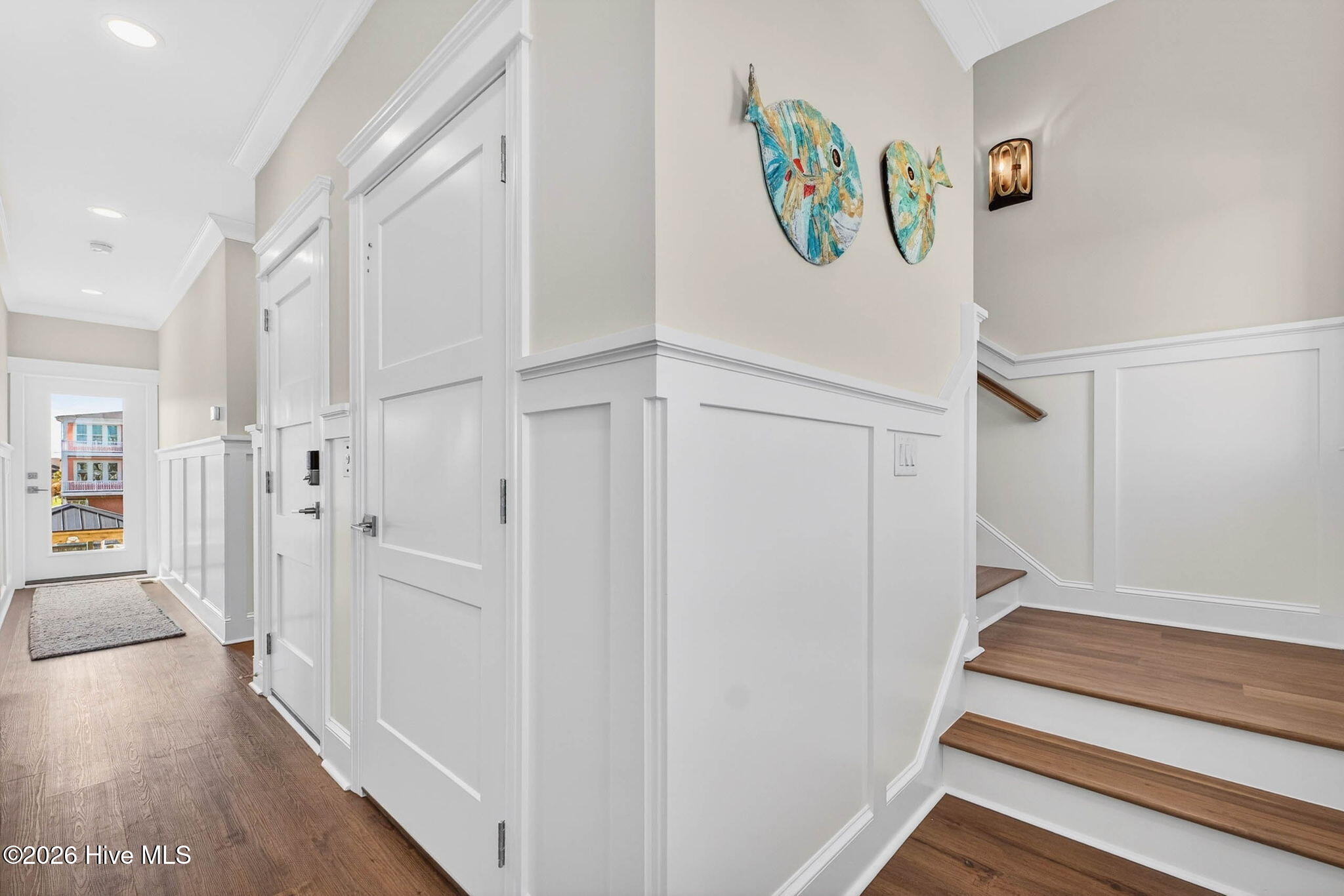 100561334 | Photo 54