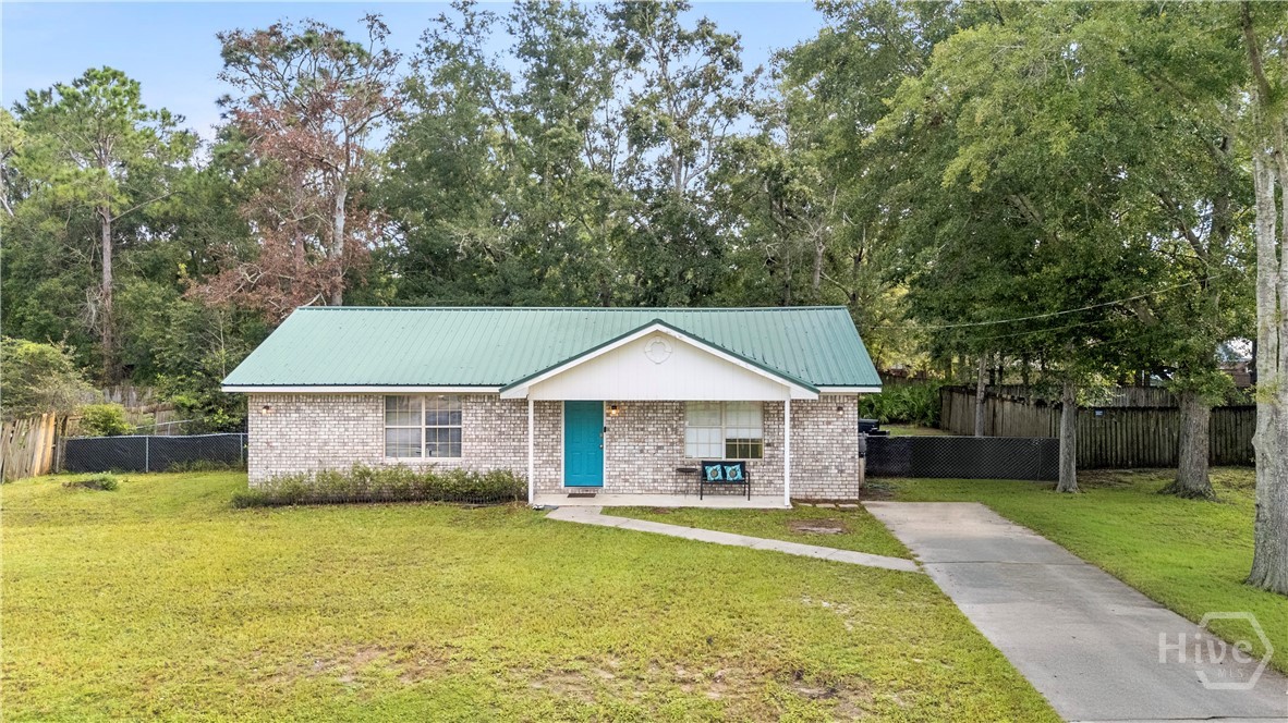 Long driveway for ample parking