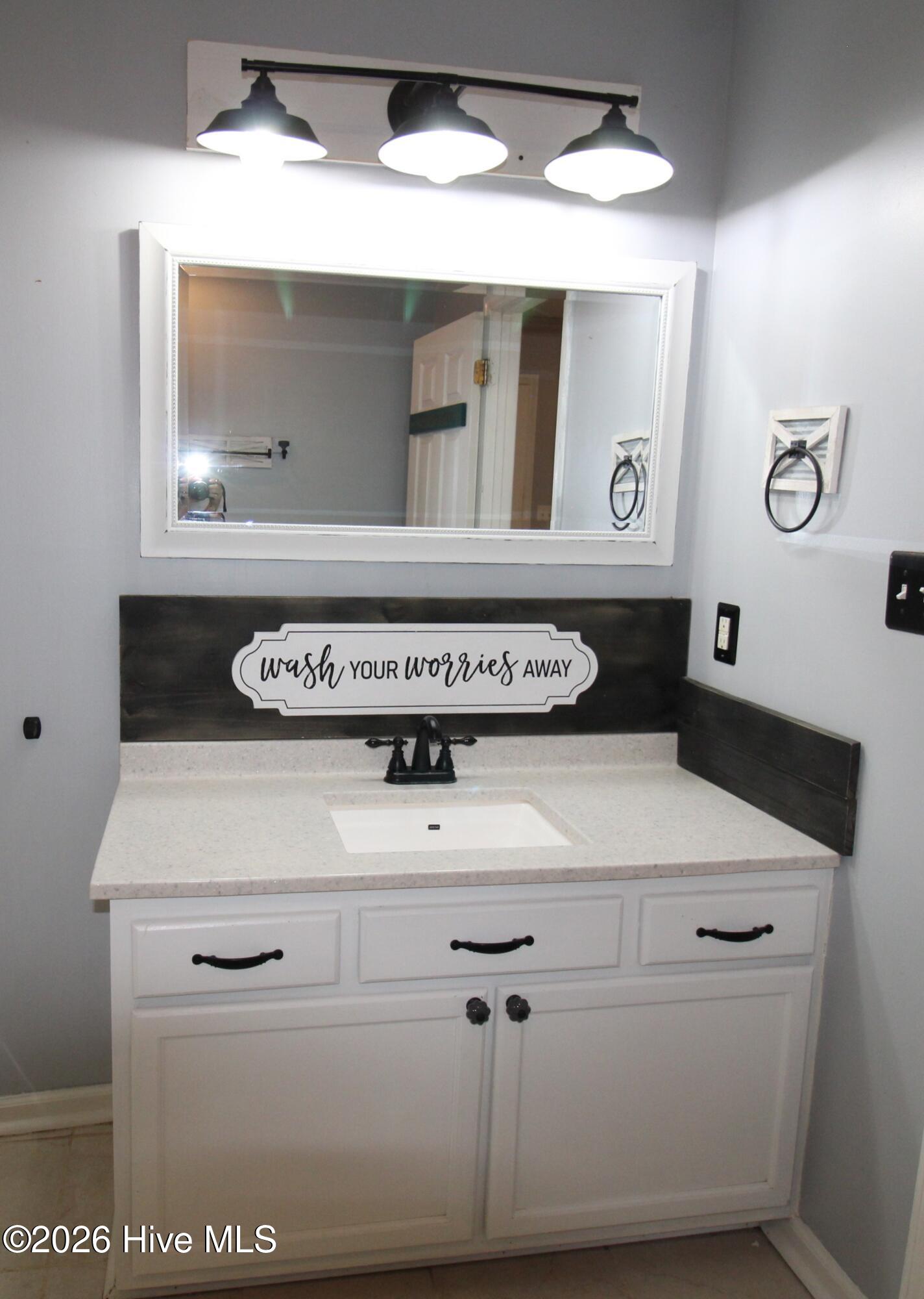 100558935 | Photo 36