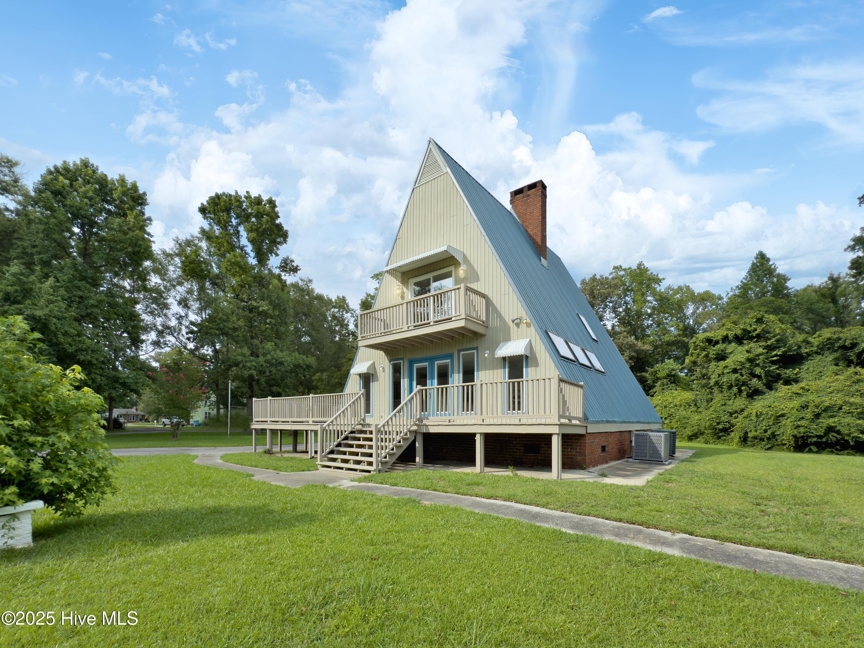 Homes for sale in Jacksonville, NC | 211 Country Club Blvd, Jacksonville, NC 28540 | MLS# 100519170