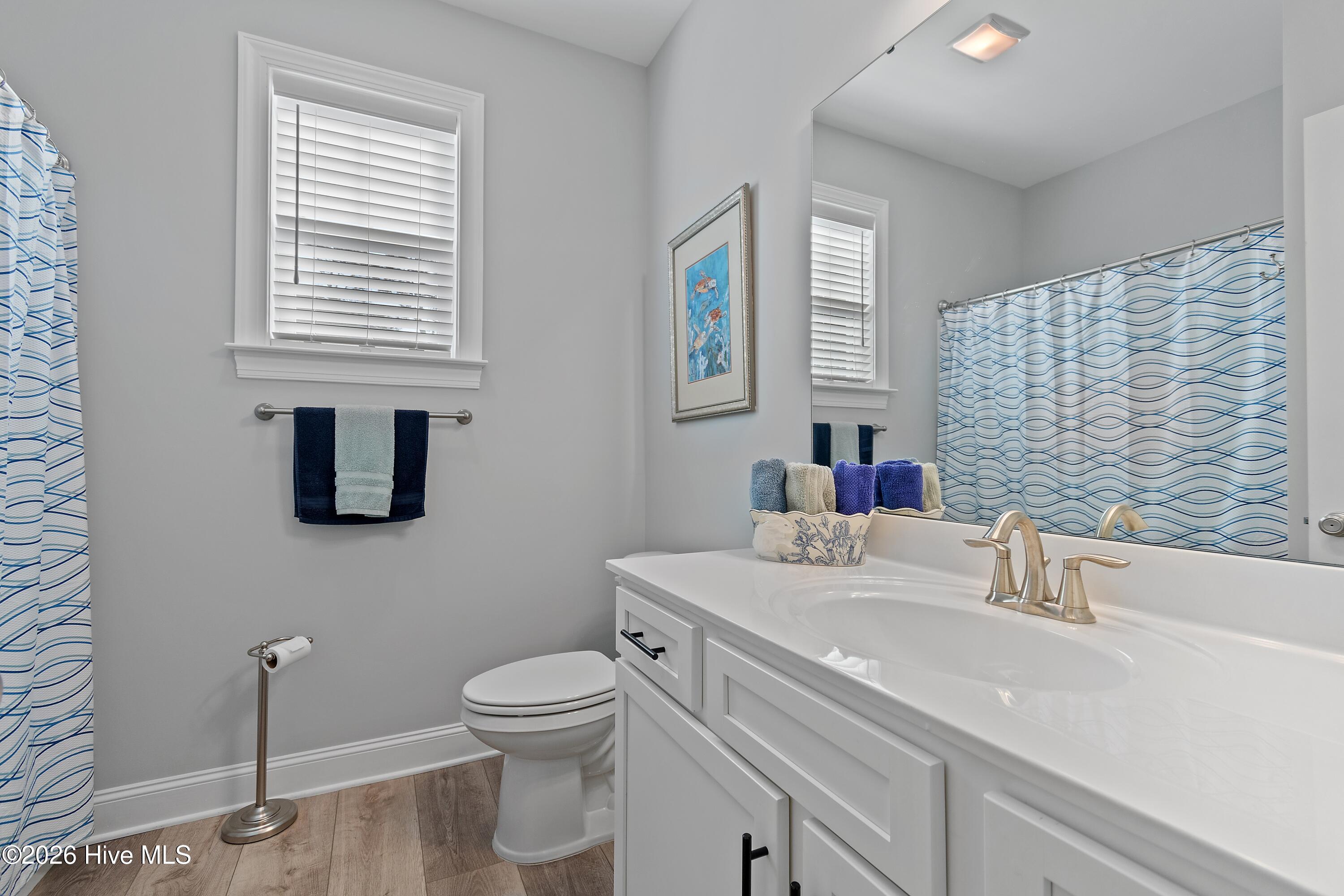 100568051 | Photo 25