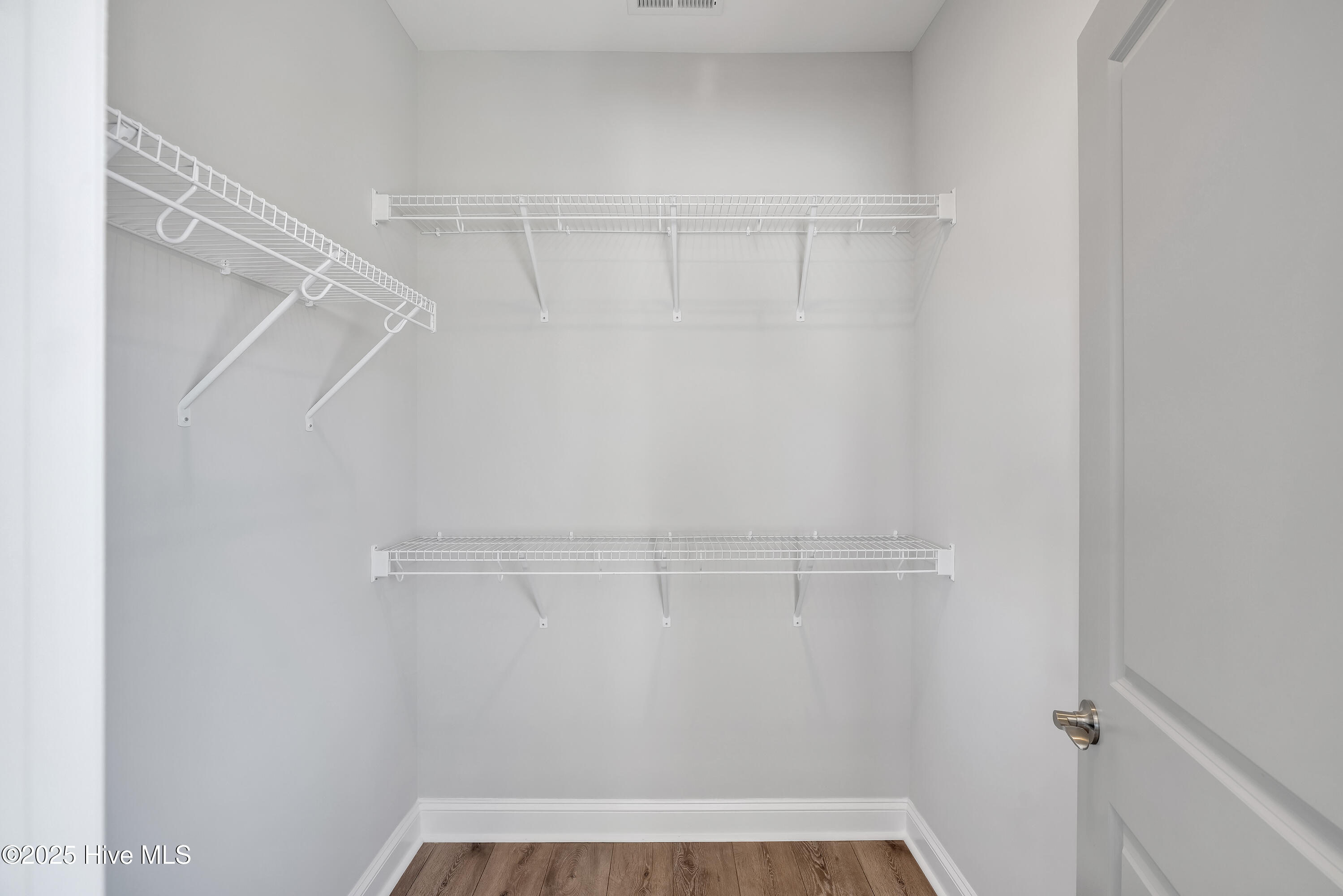 100536346 | Photo 28