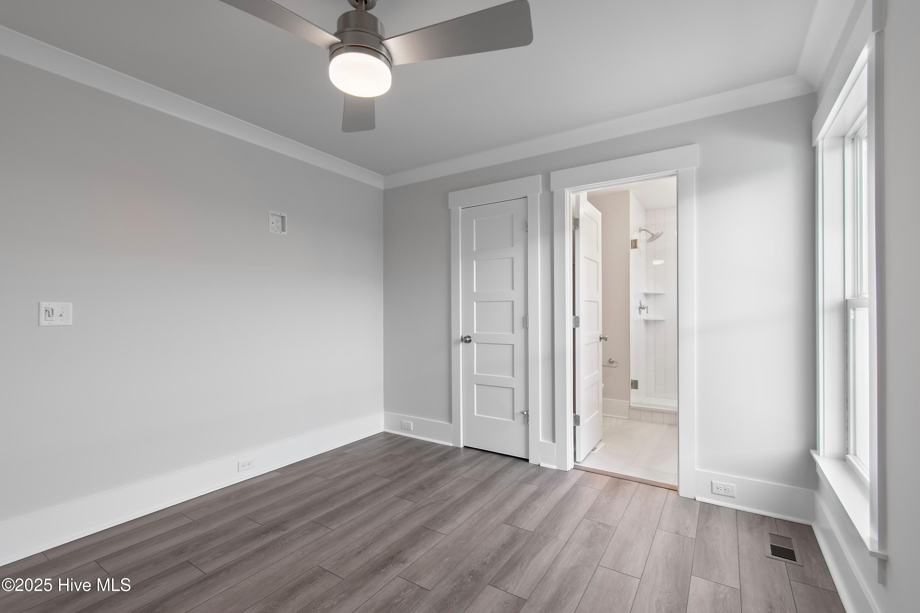 100511699 | Photo 56