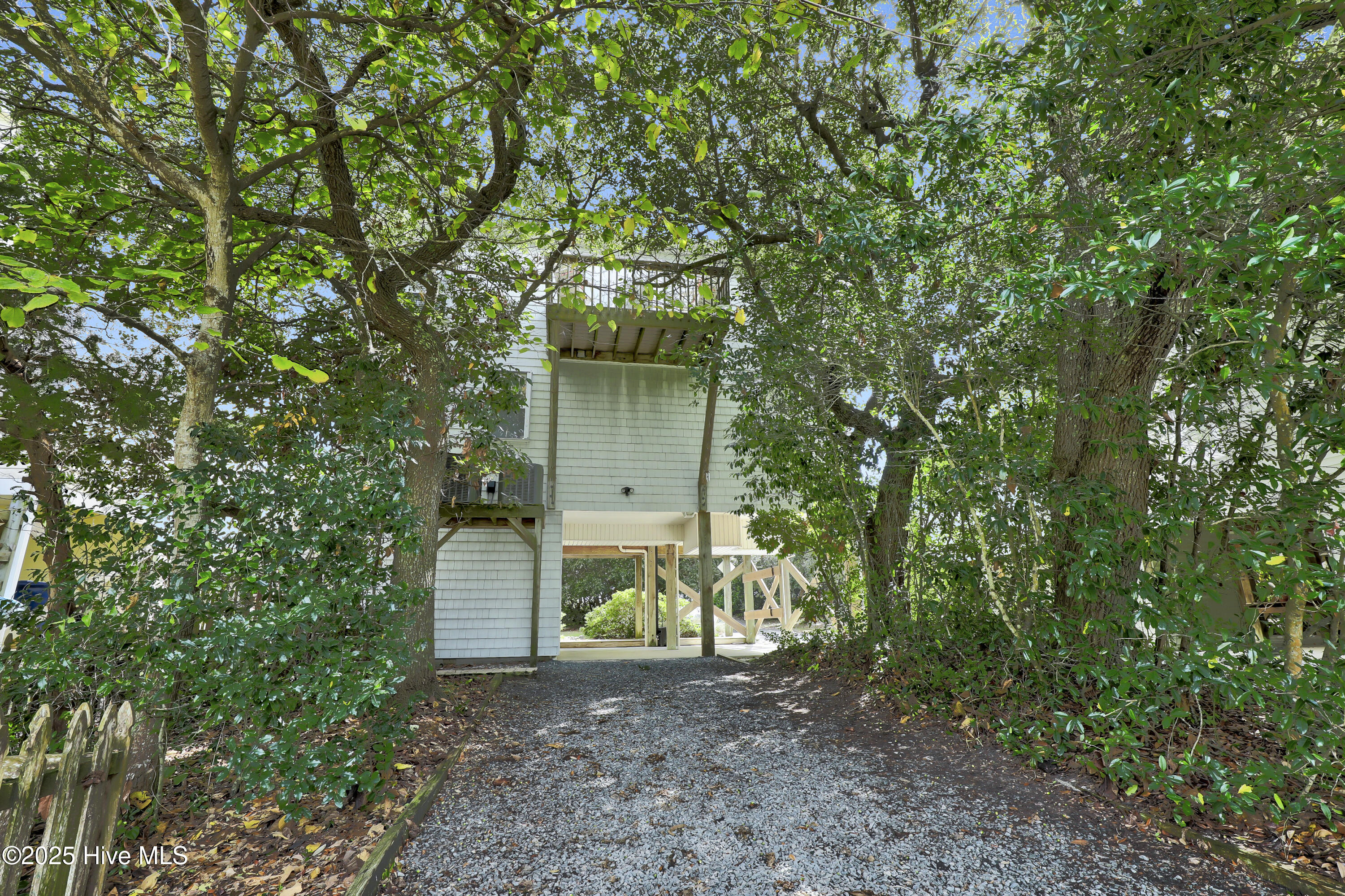 100535648 | Photo 31