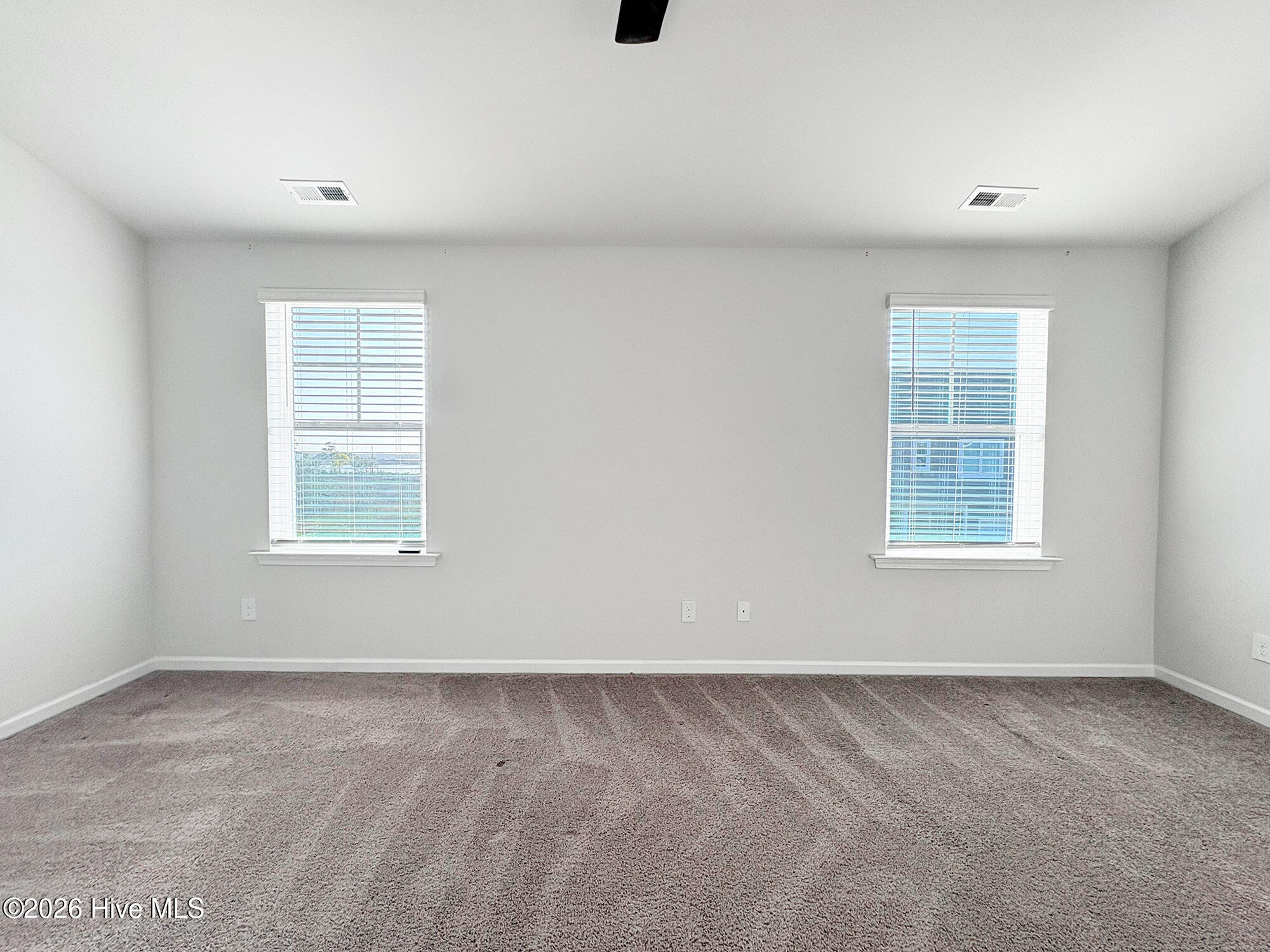 100565715 | Photo 16