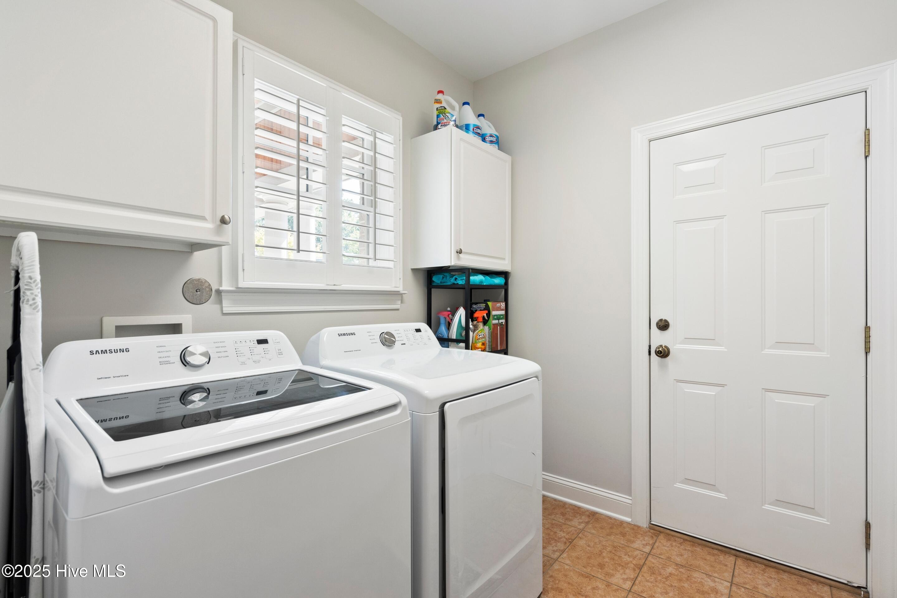 100520389 | Photo 58