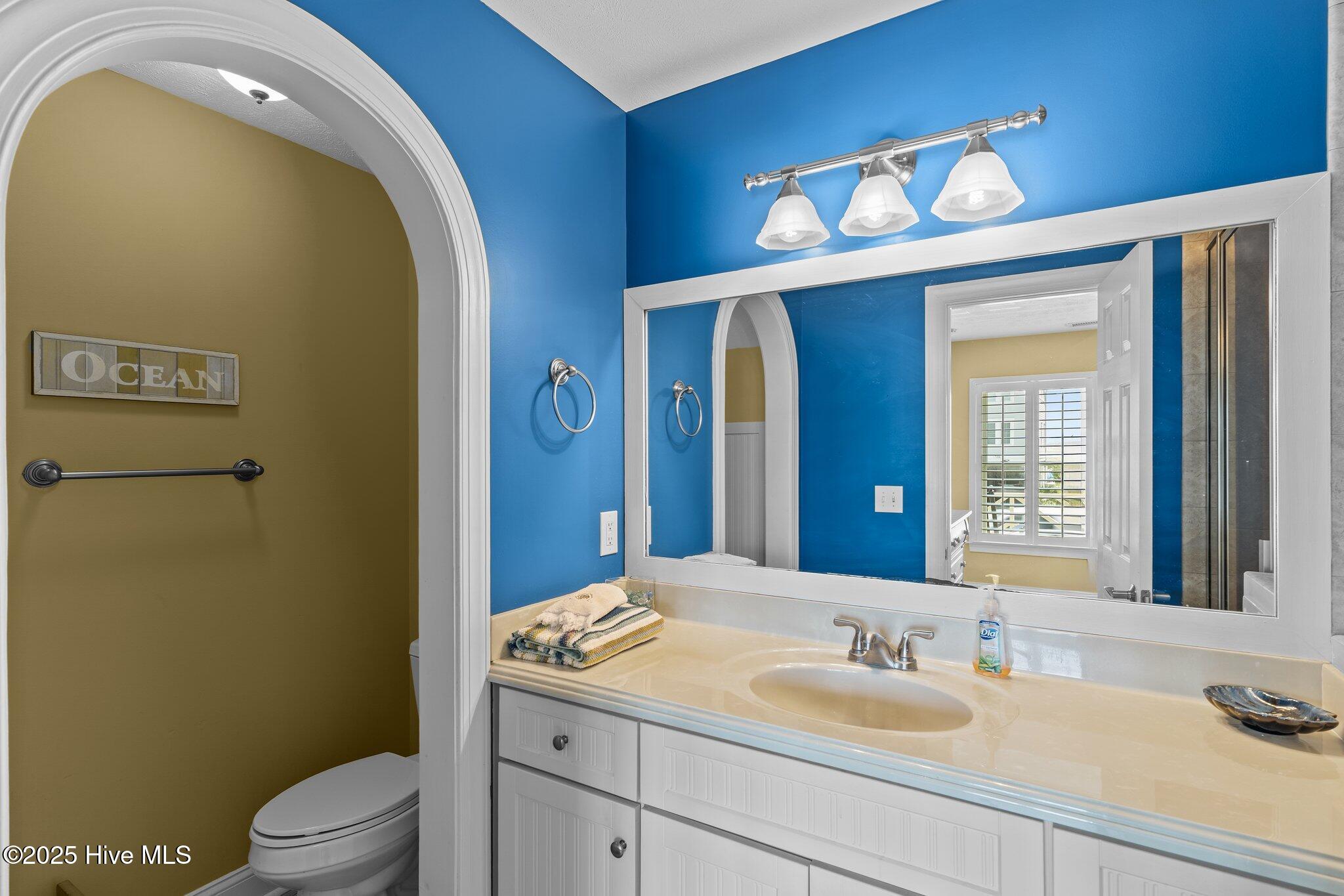 100514619 | Photo 16