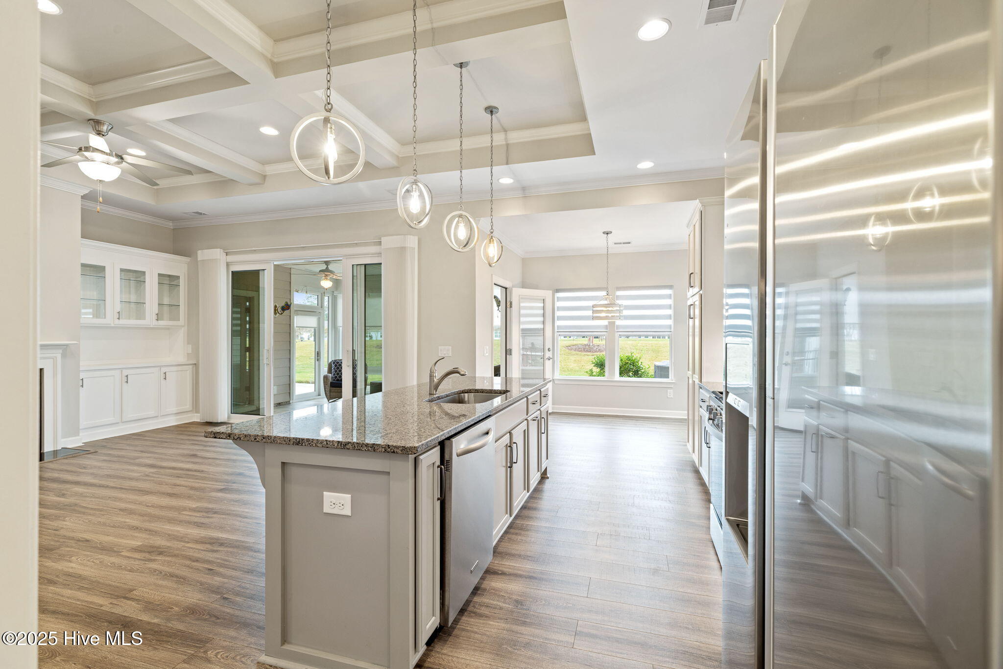 100534231 | Photo 21