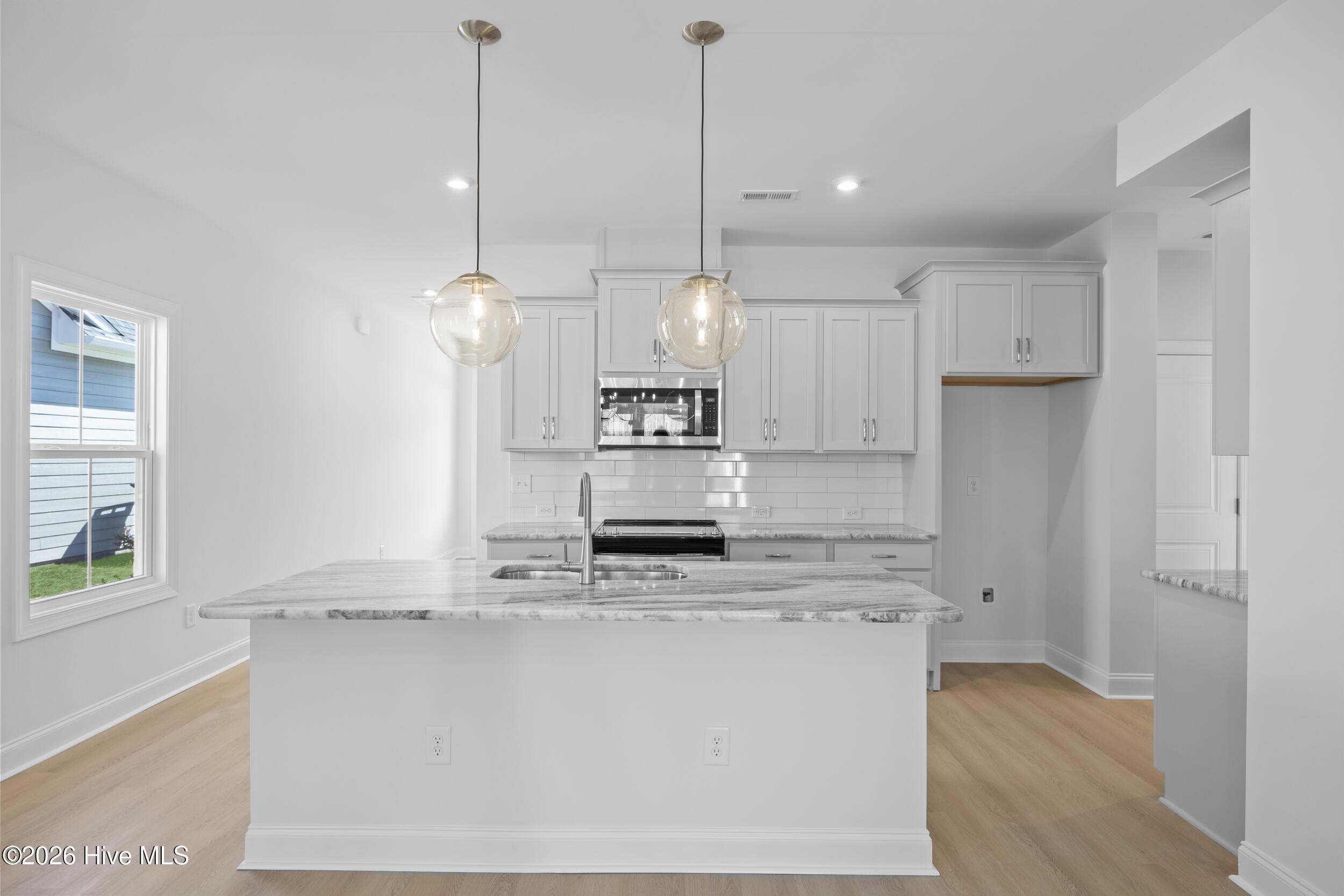 100527055 | Photo 10