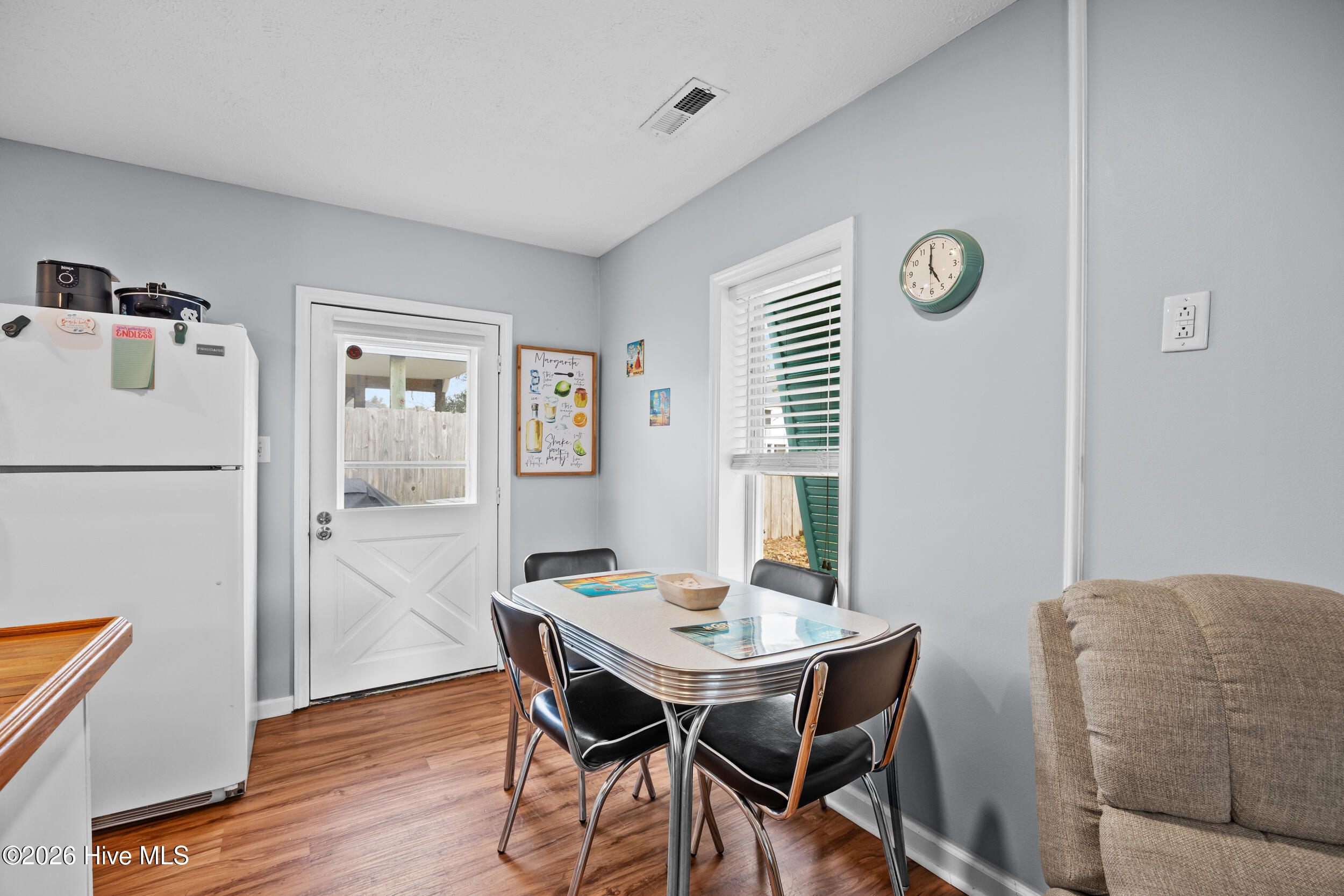 100554331 | Photo 21