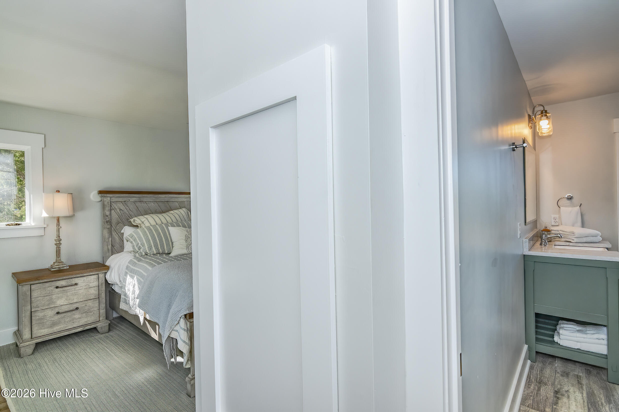 100560271 | Photo 39