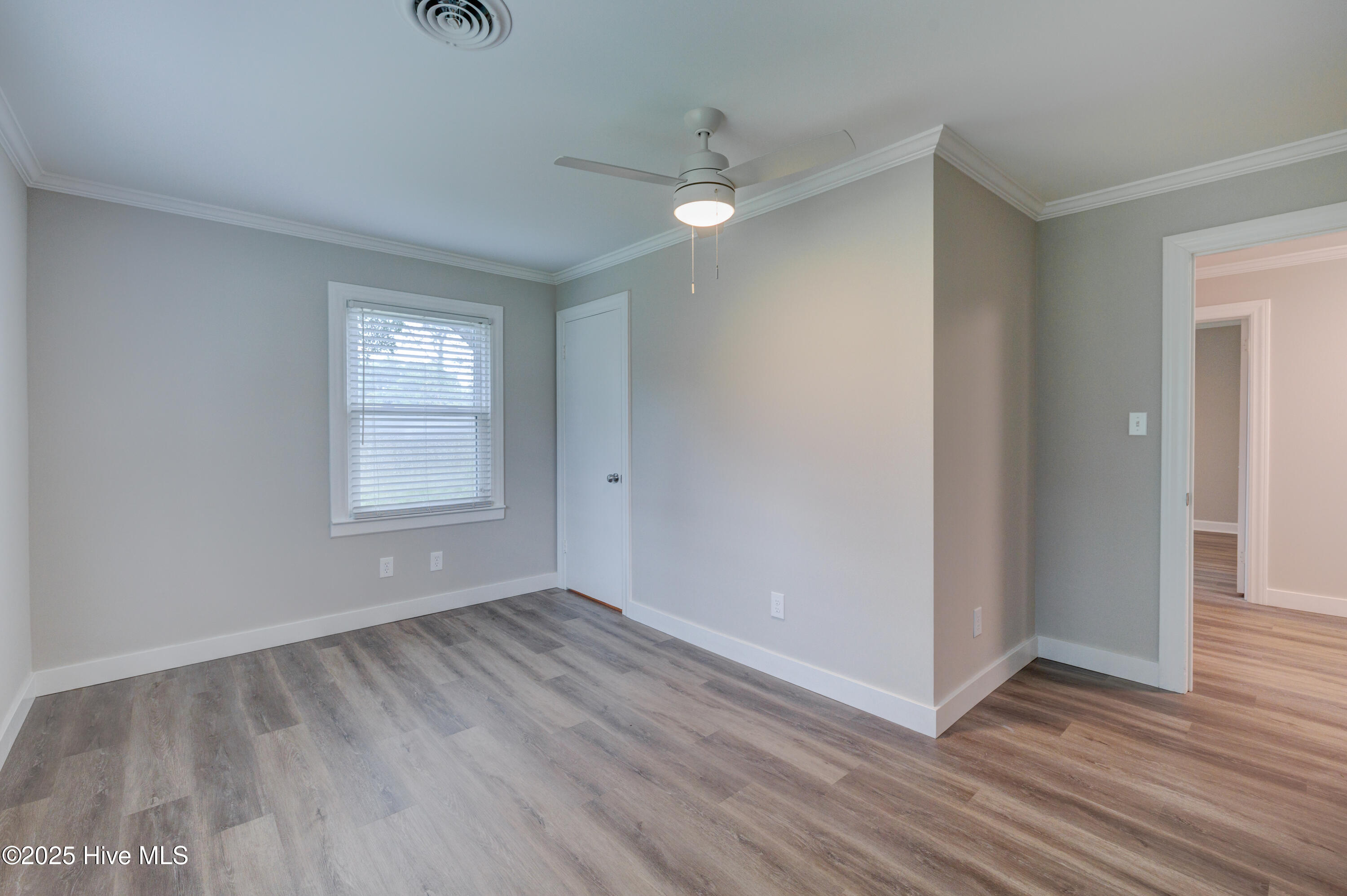 100547568 | Photo 12