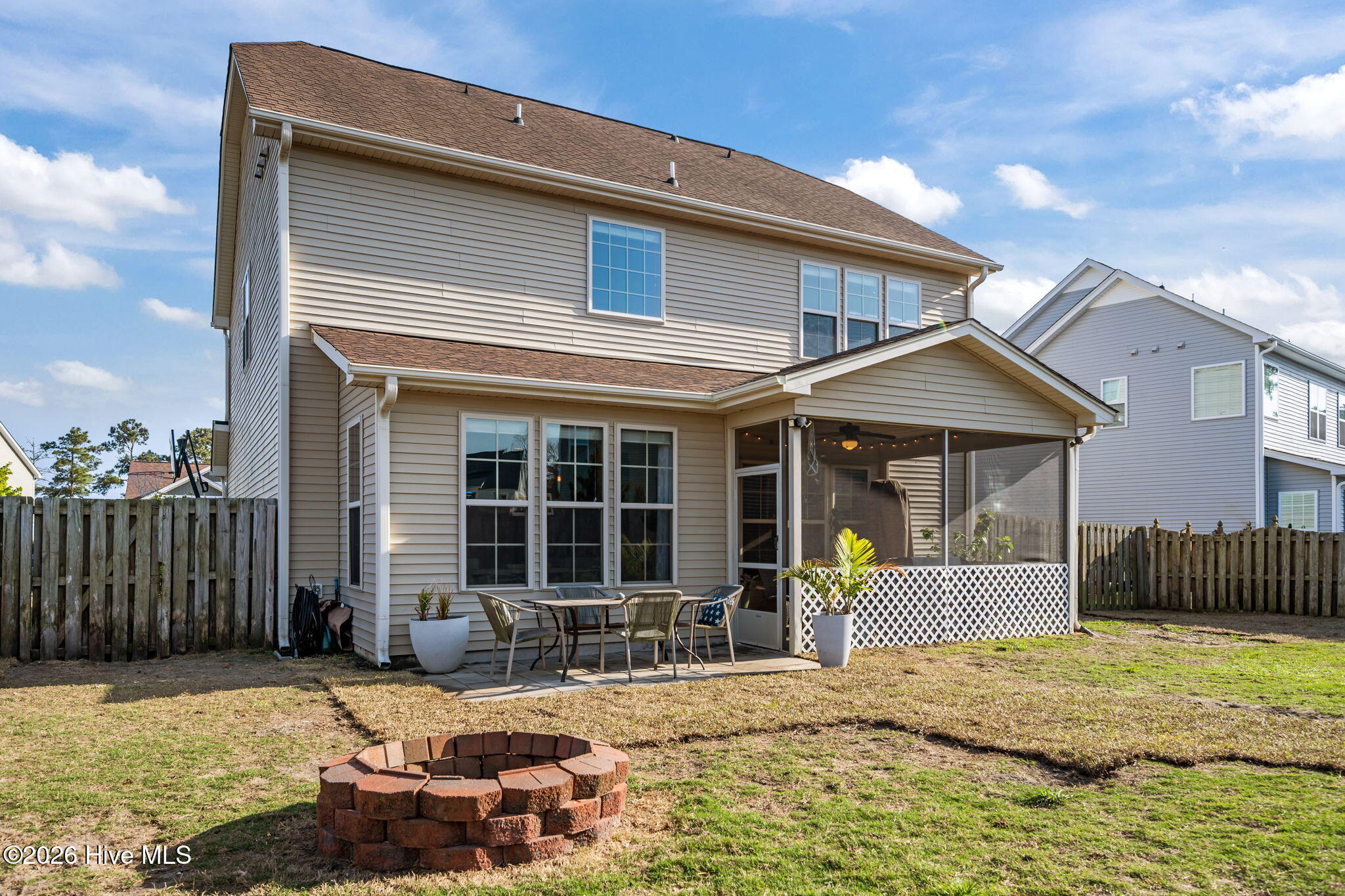 100564669 | Photo 35