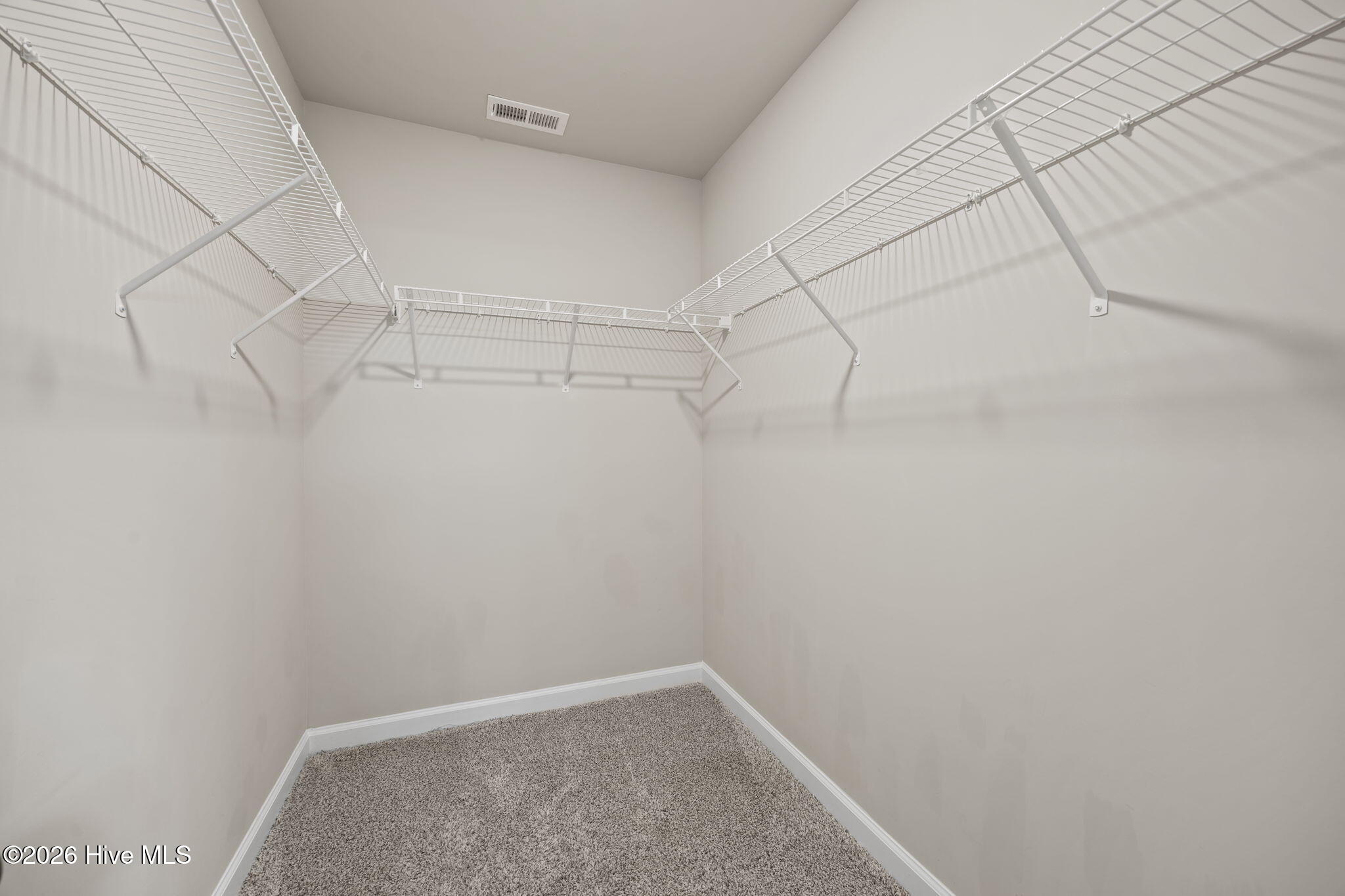 100566245 | Photo 17