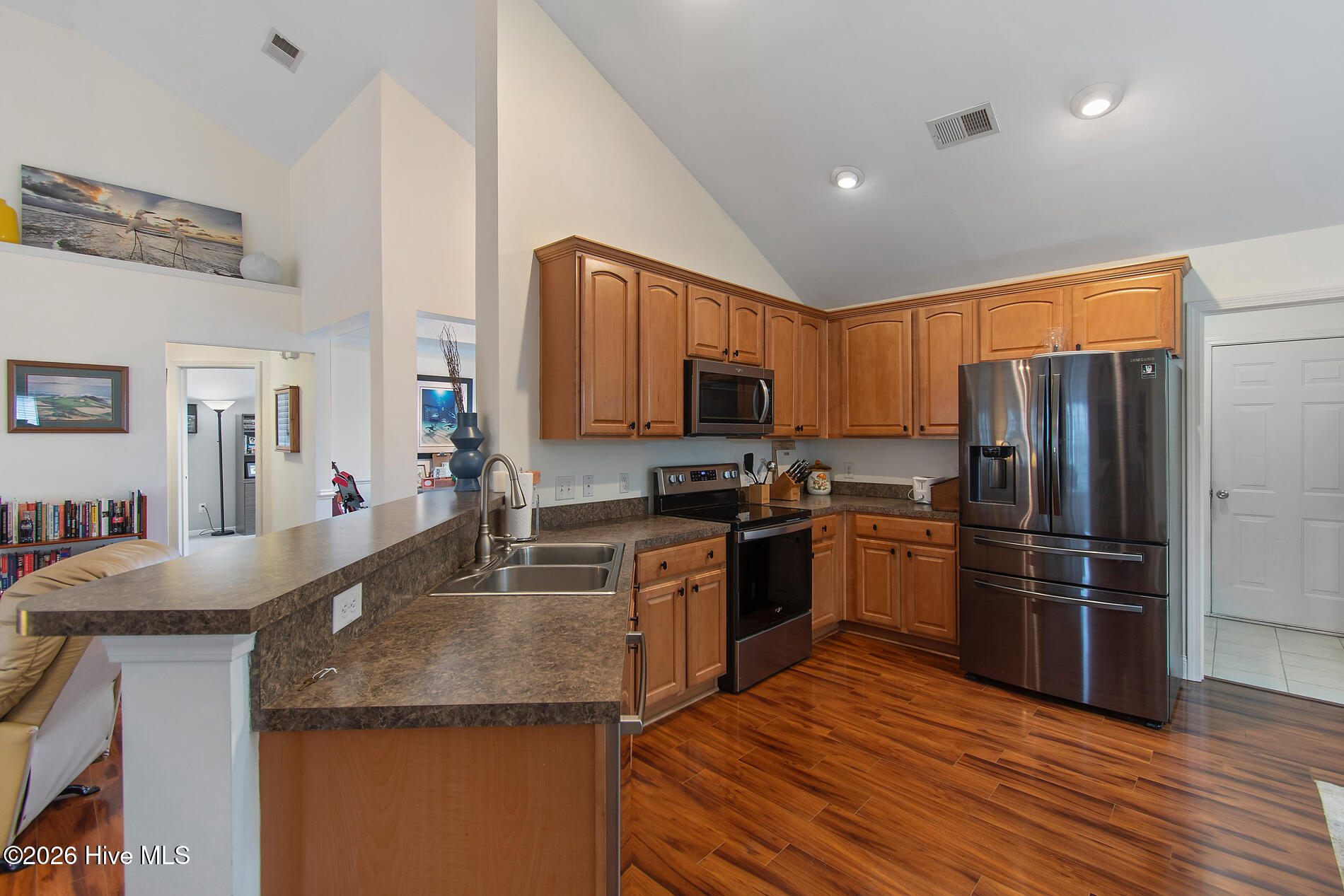 100555398 | Photo 13